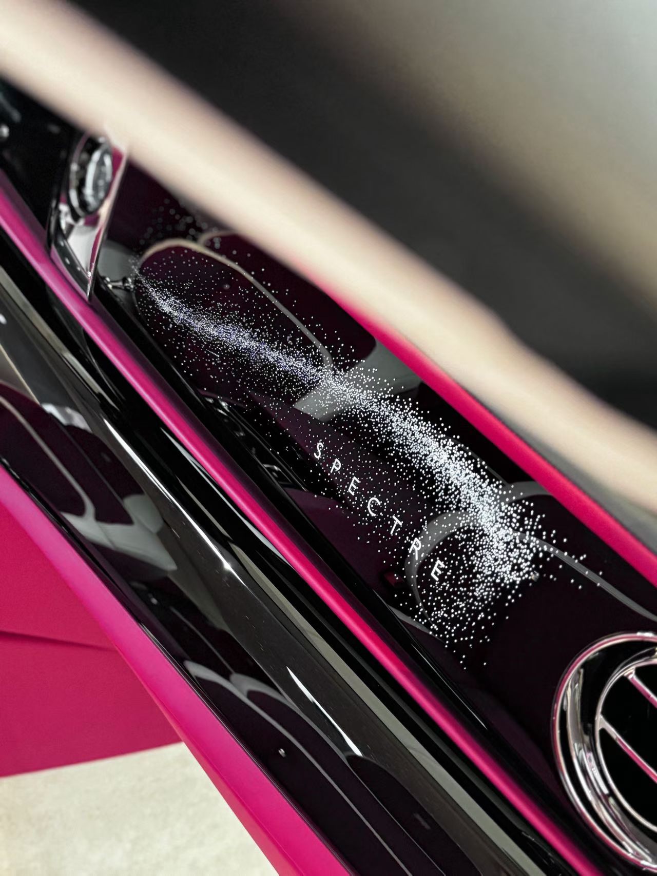 Rolls-Royce Spectre 2025 immagine di auto #7