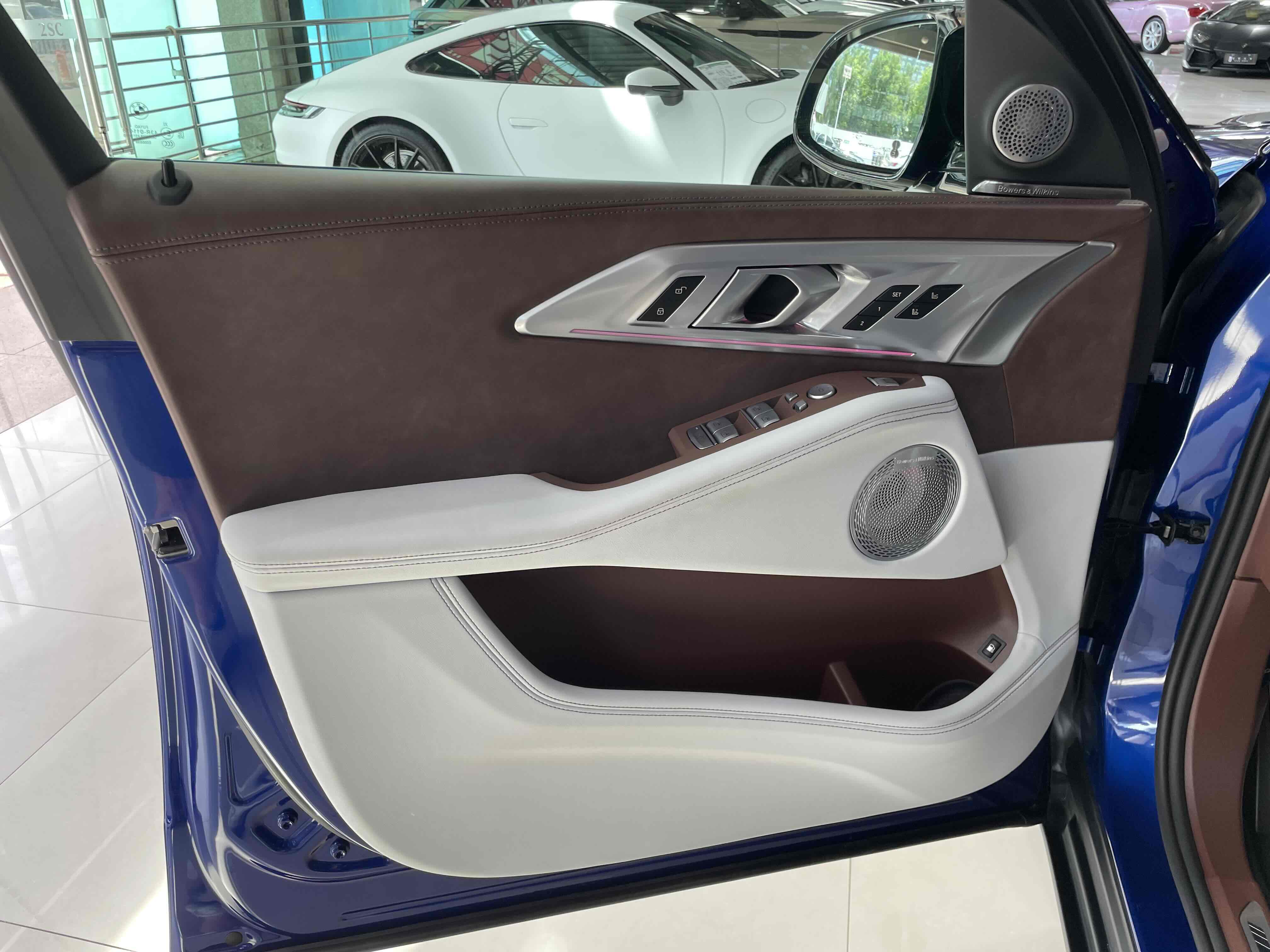 BMW XM 2024 car image #7