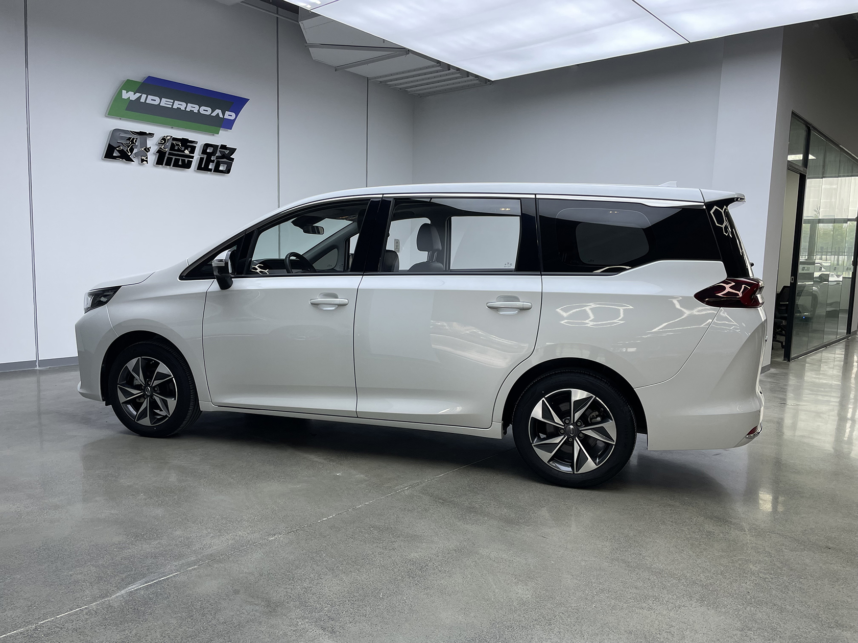 GAC Trumpchi M6 2023 #7 GAC Trumpchi M6 2023 car image #7