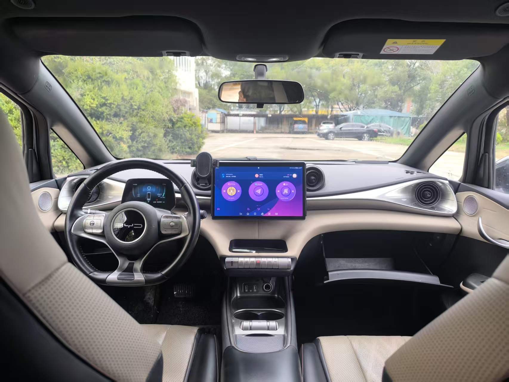 BYD Dolphin 2023 car image #7