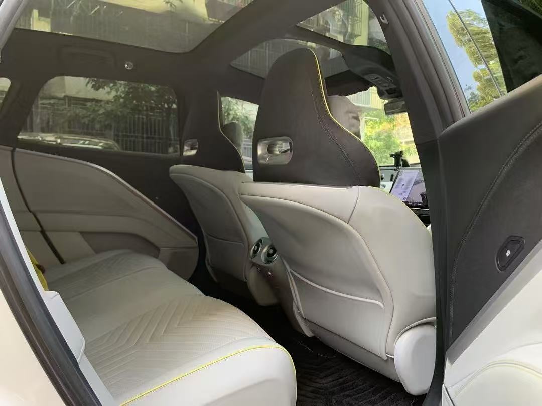 Avatr 11 2023 car image #7