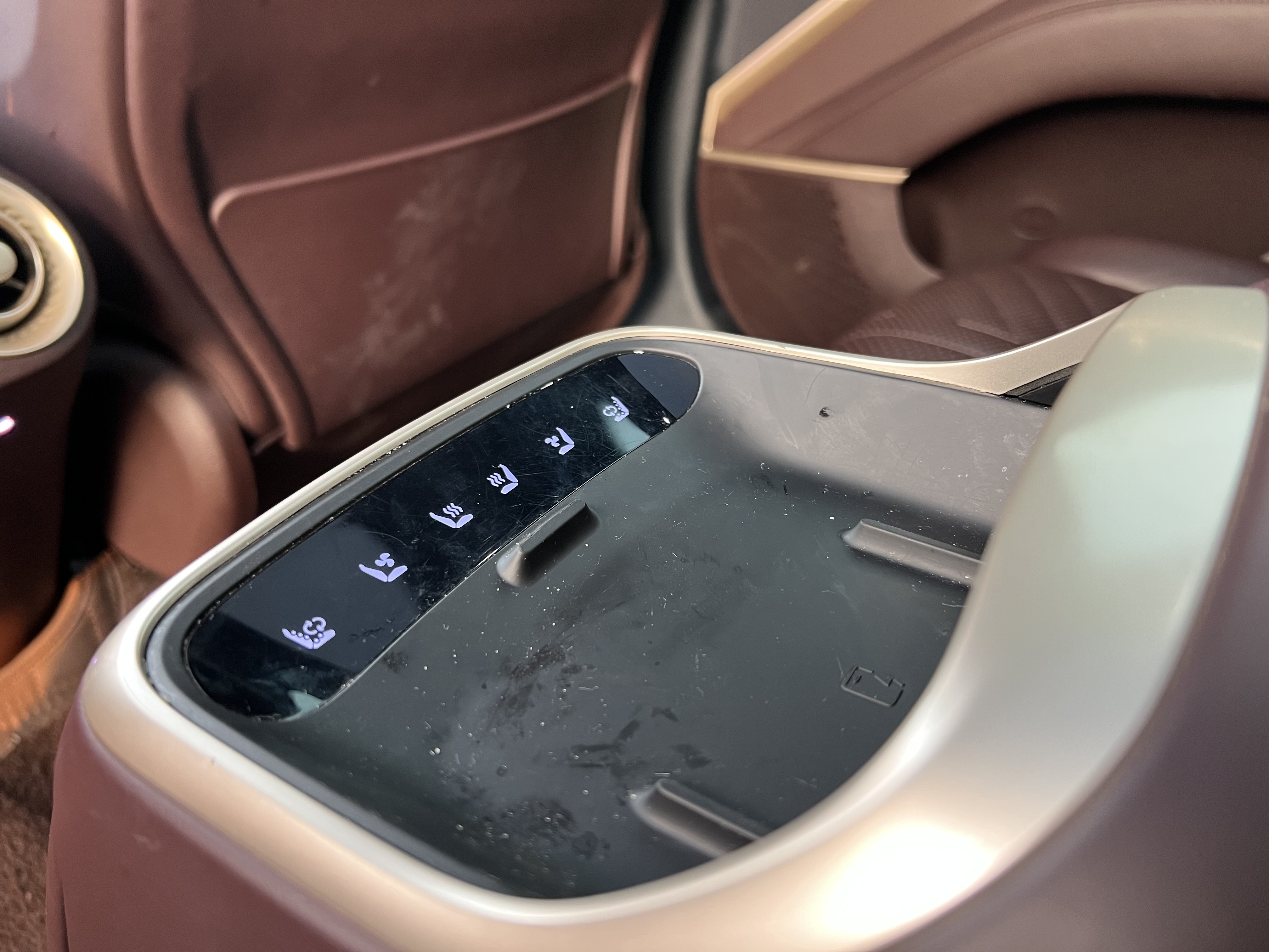 Avatr 11 2023 car image #7