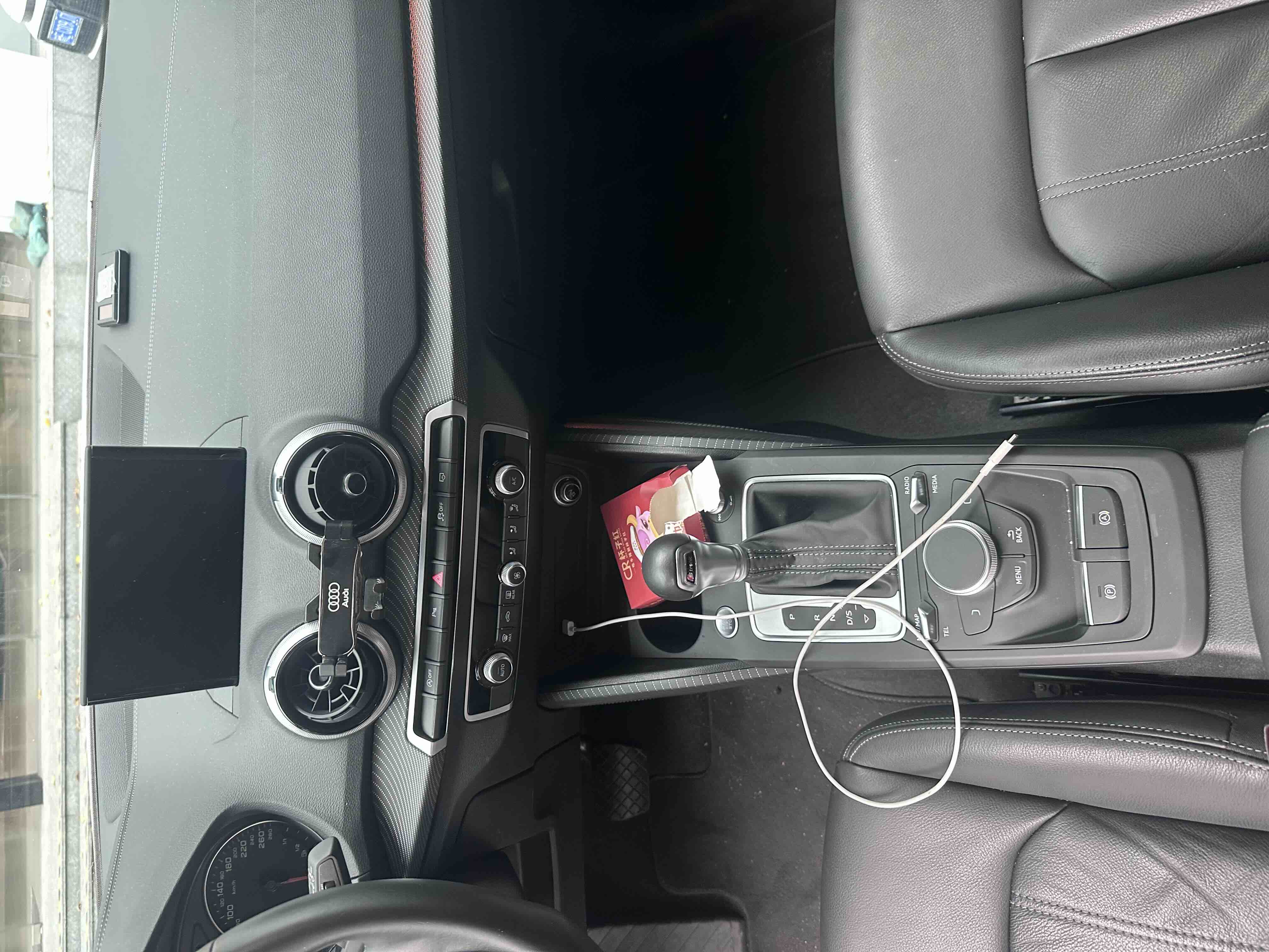 Audi Q2L 2023 car image #7