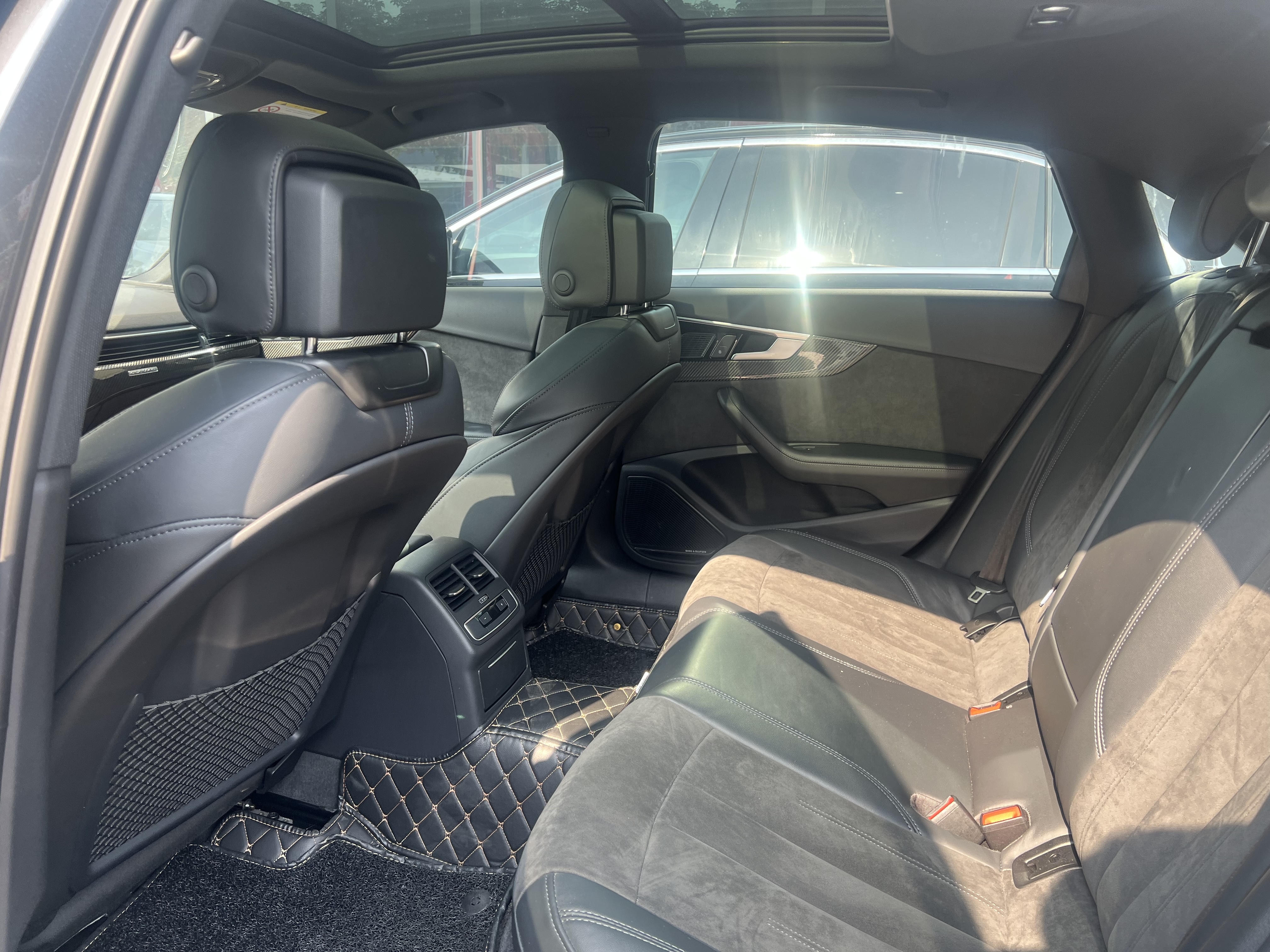 Audi A4L 2023 car image #7
