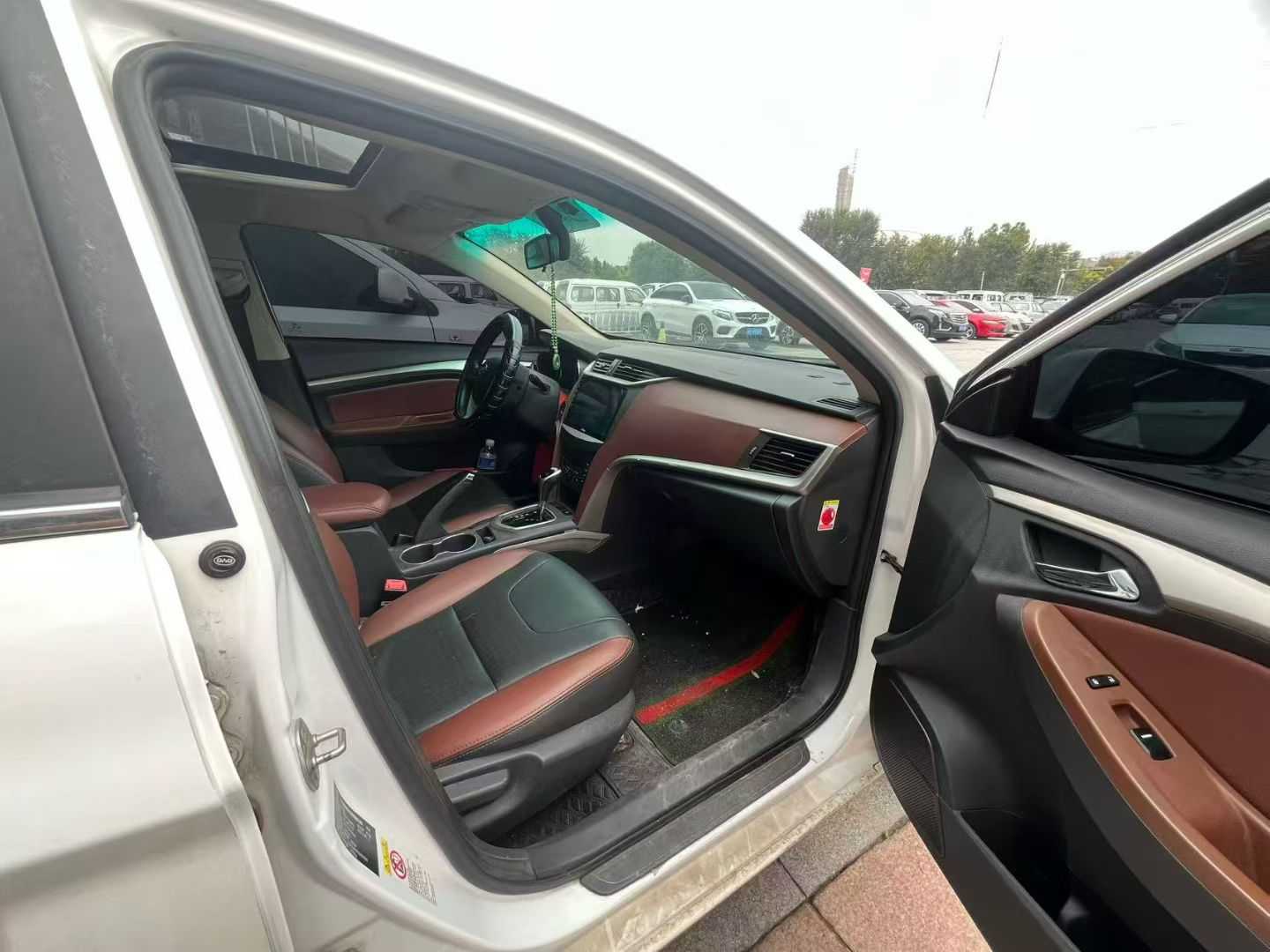 BYD G5 2015 #7 BYD G5 2015 car image #7