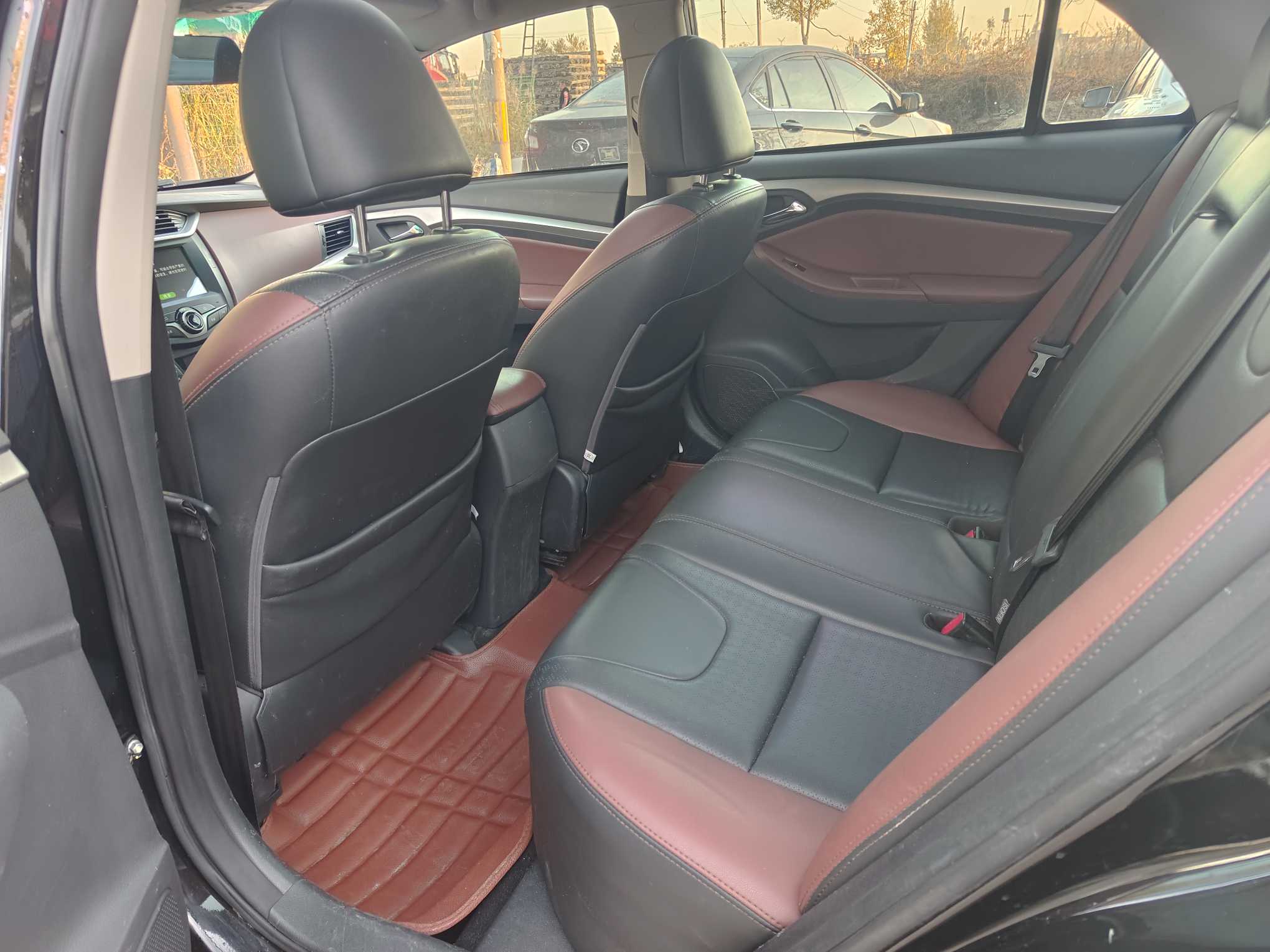 BYD G5 2014 изображение автомобиля #7