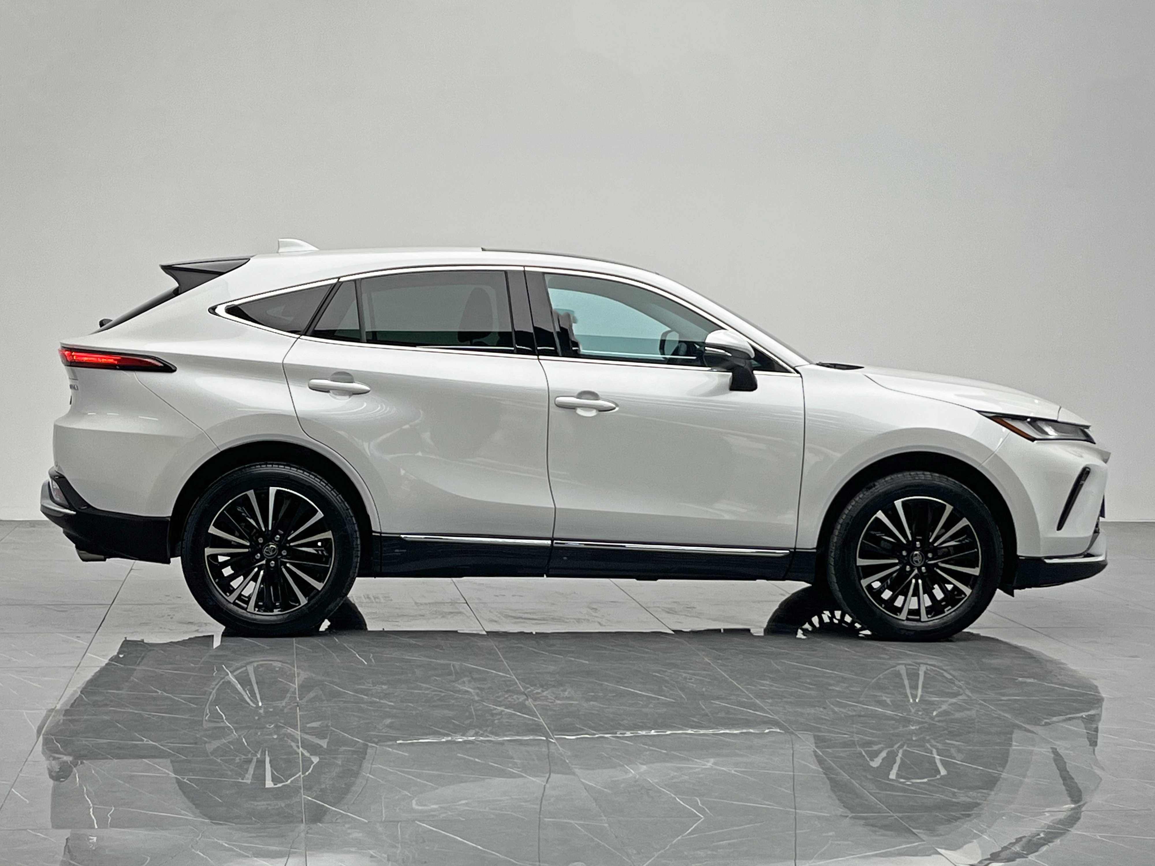 Toyota Venza 2024 car image #7