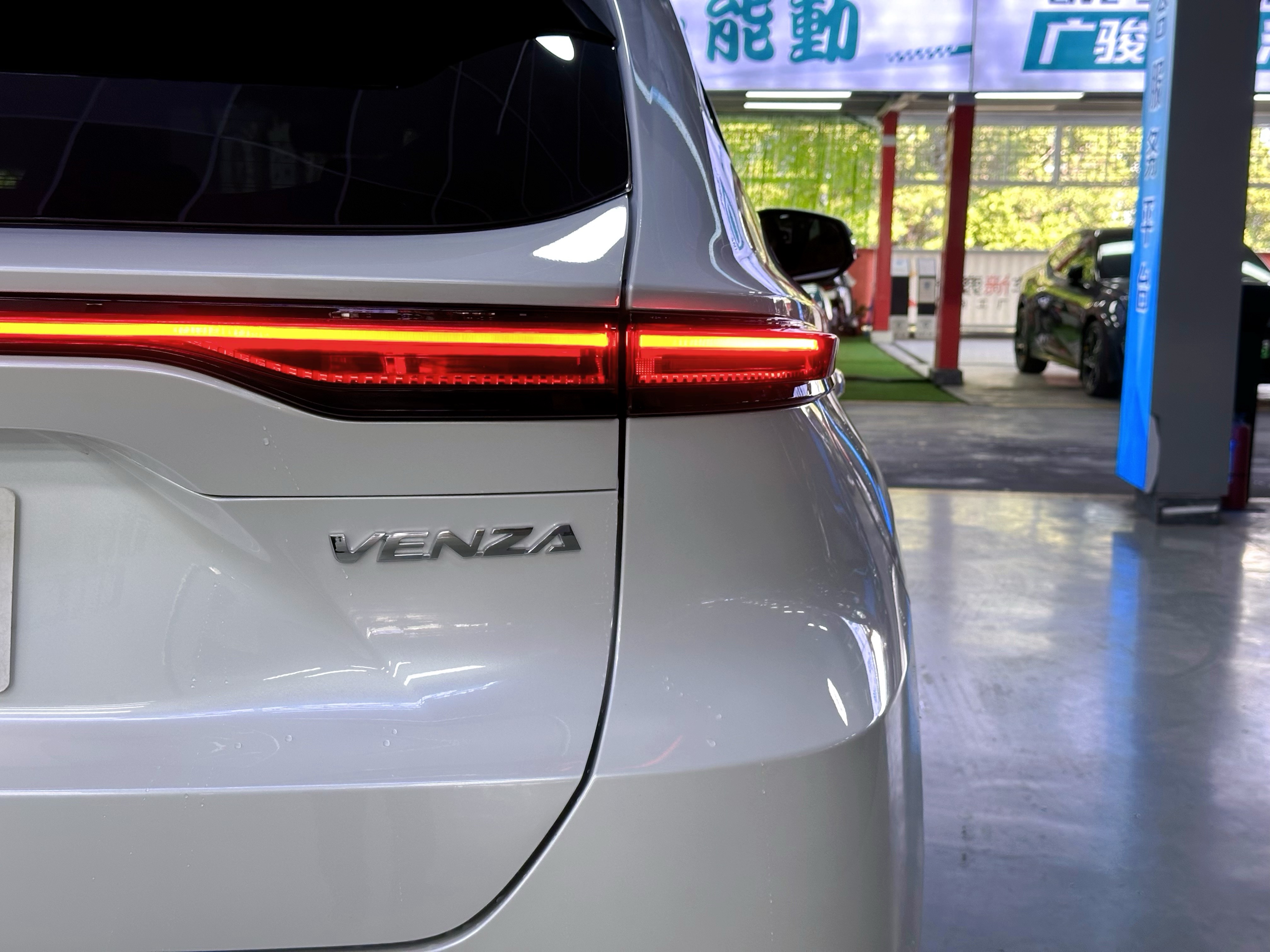 Toyota Venza 2024 immagine di auto #7