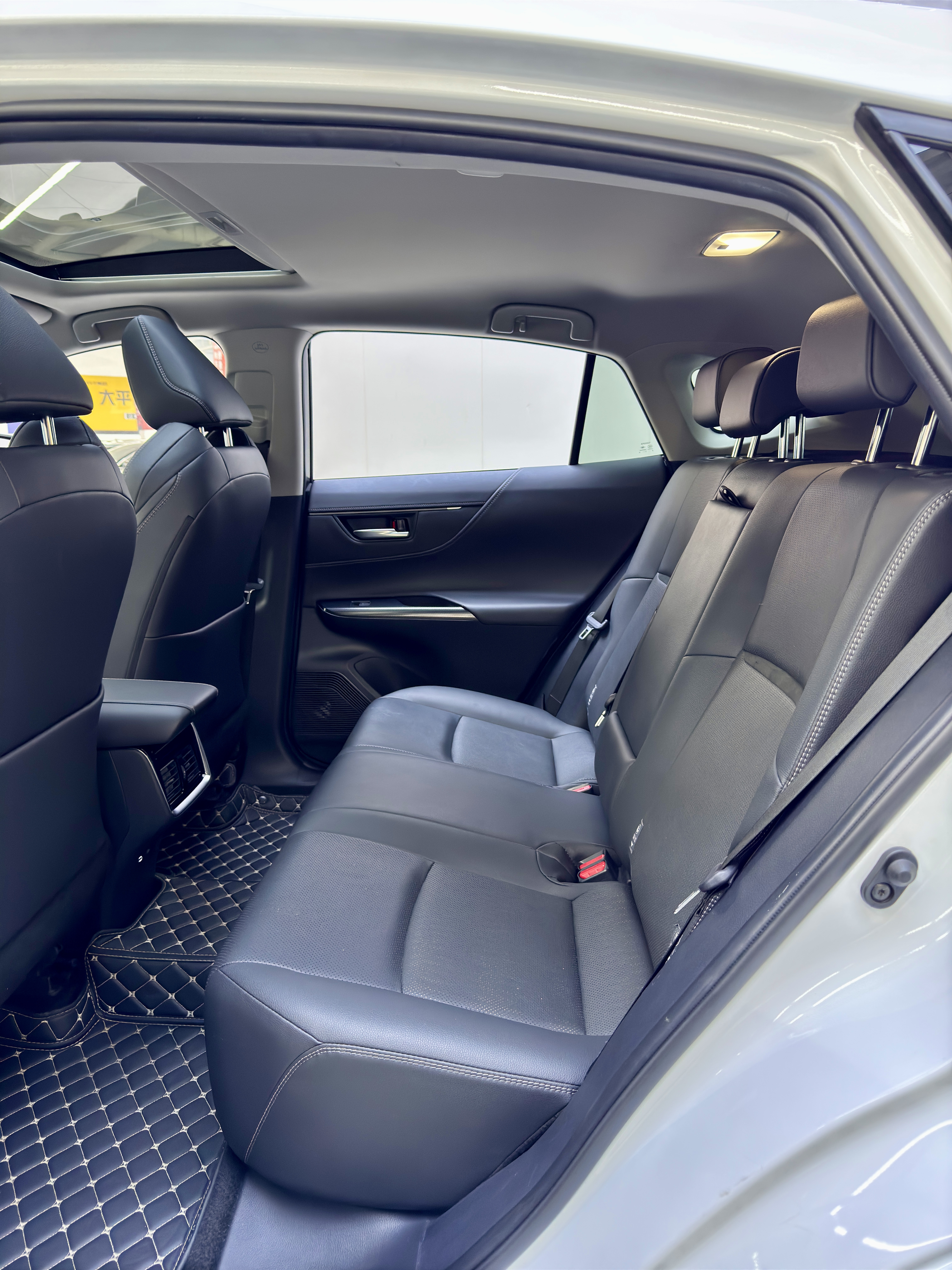 Toyota Venza 2024 immagine di auto #7