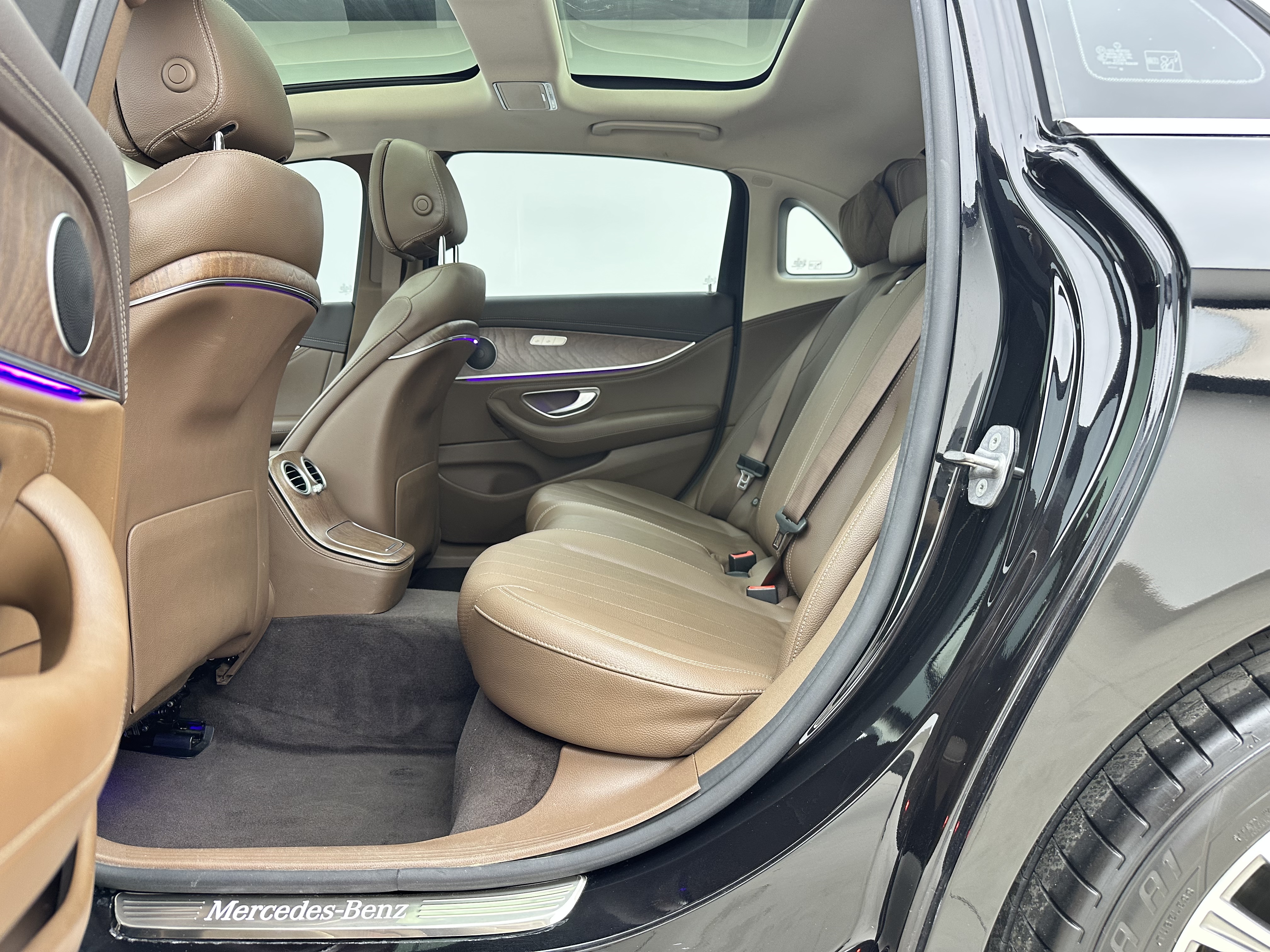 Mercedes-Benz E Class 2023 car image #7