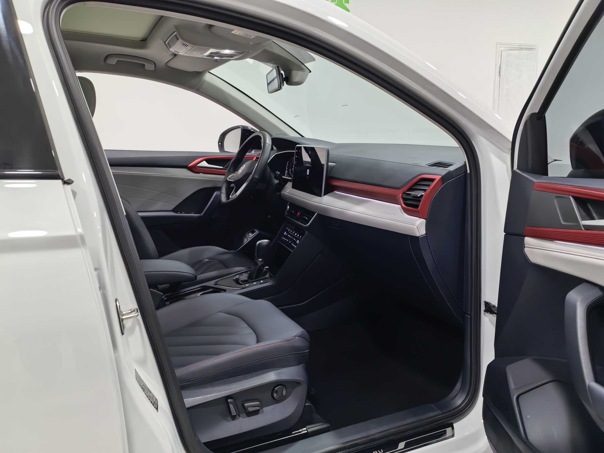 Volkswagen Tharu 2023 car image #7