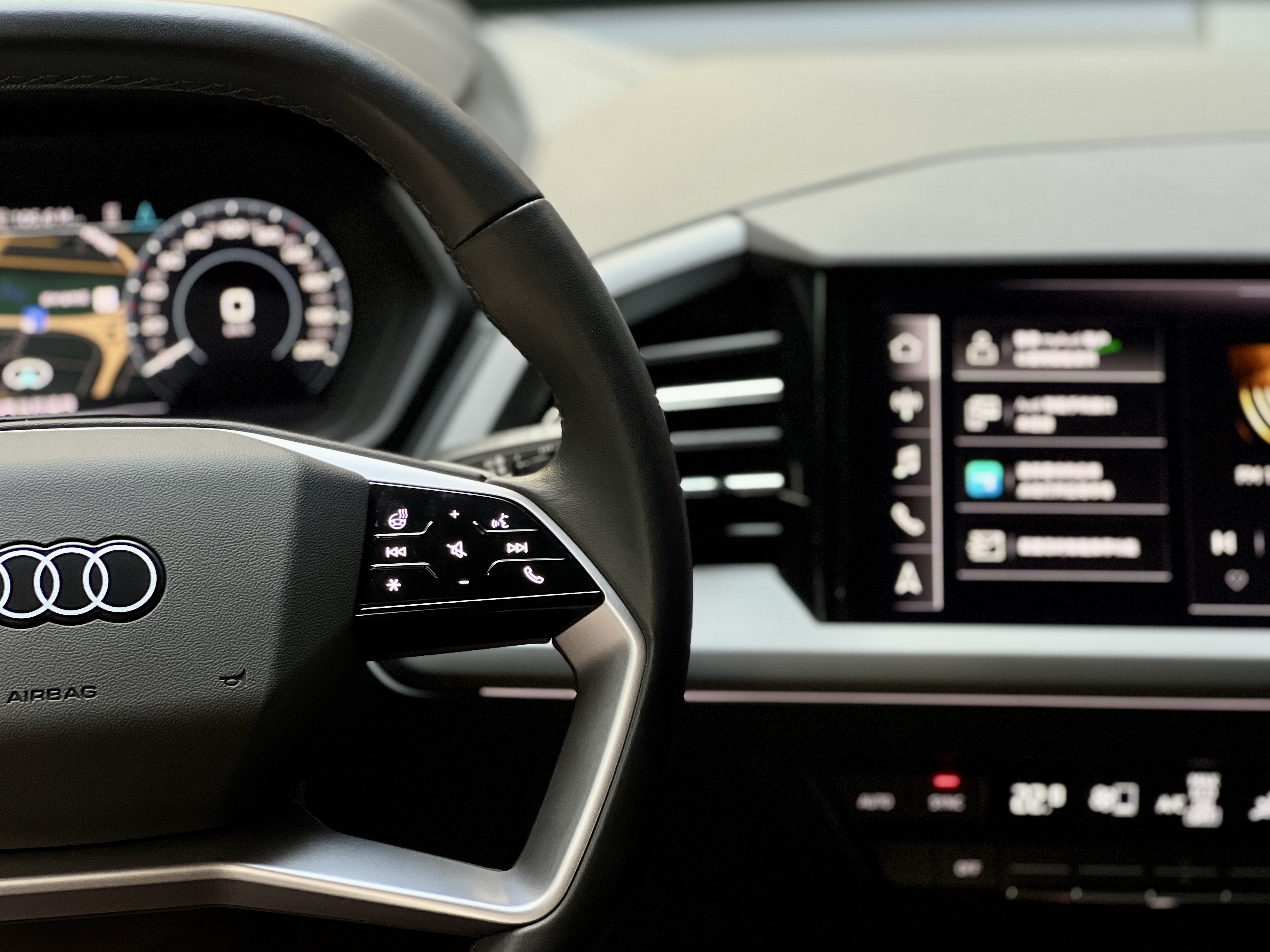 Audi Q5 e-tron 2024 صورة سيارة #7