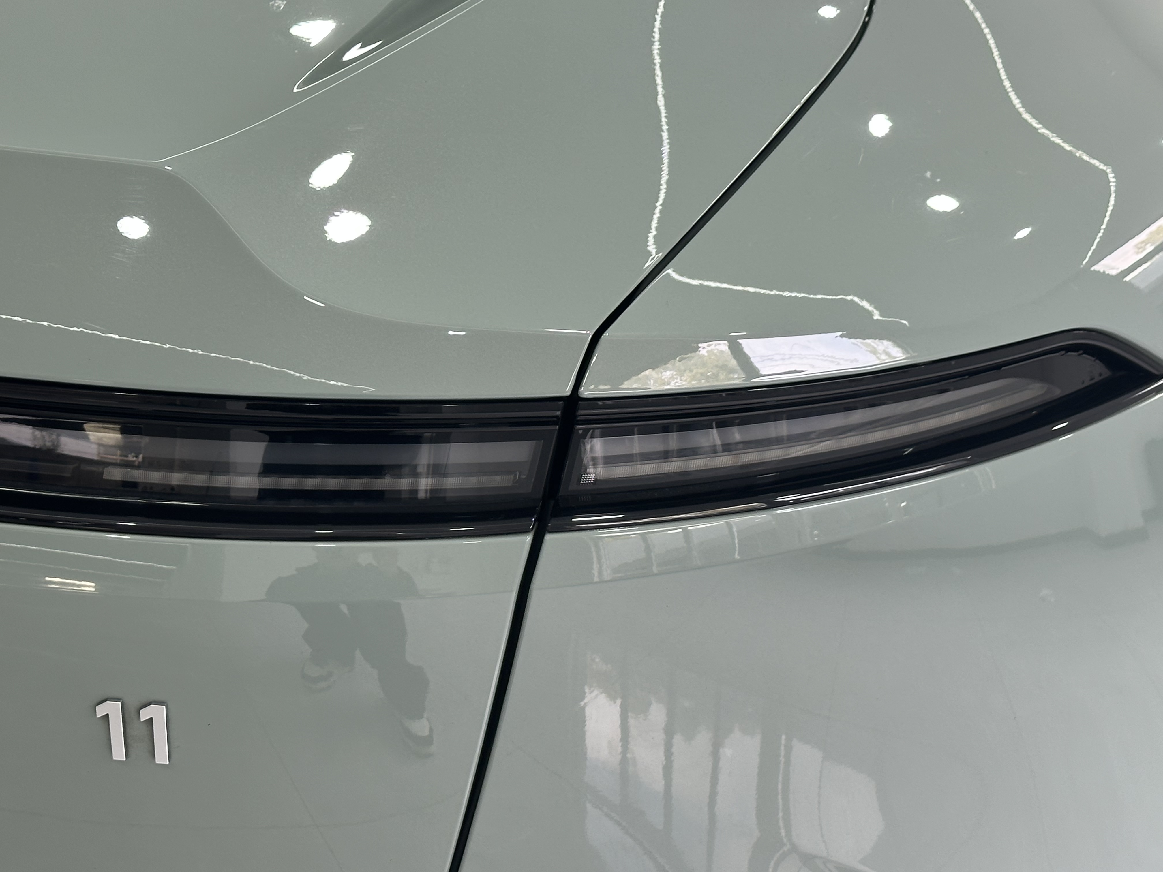Avatr 11 2023 car image #7