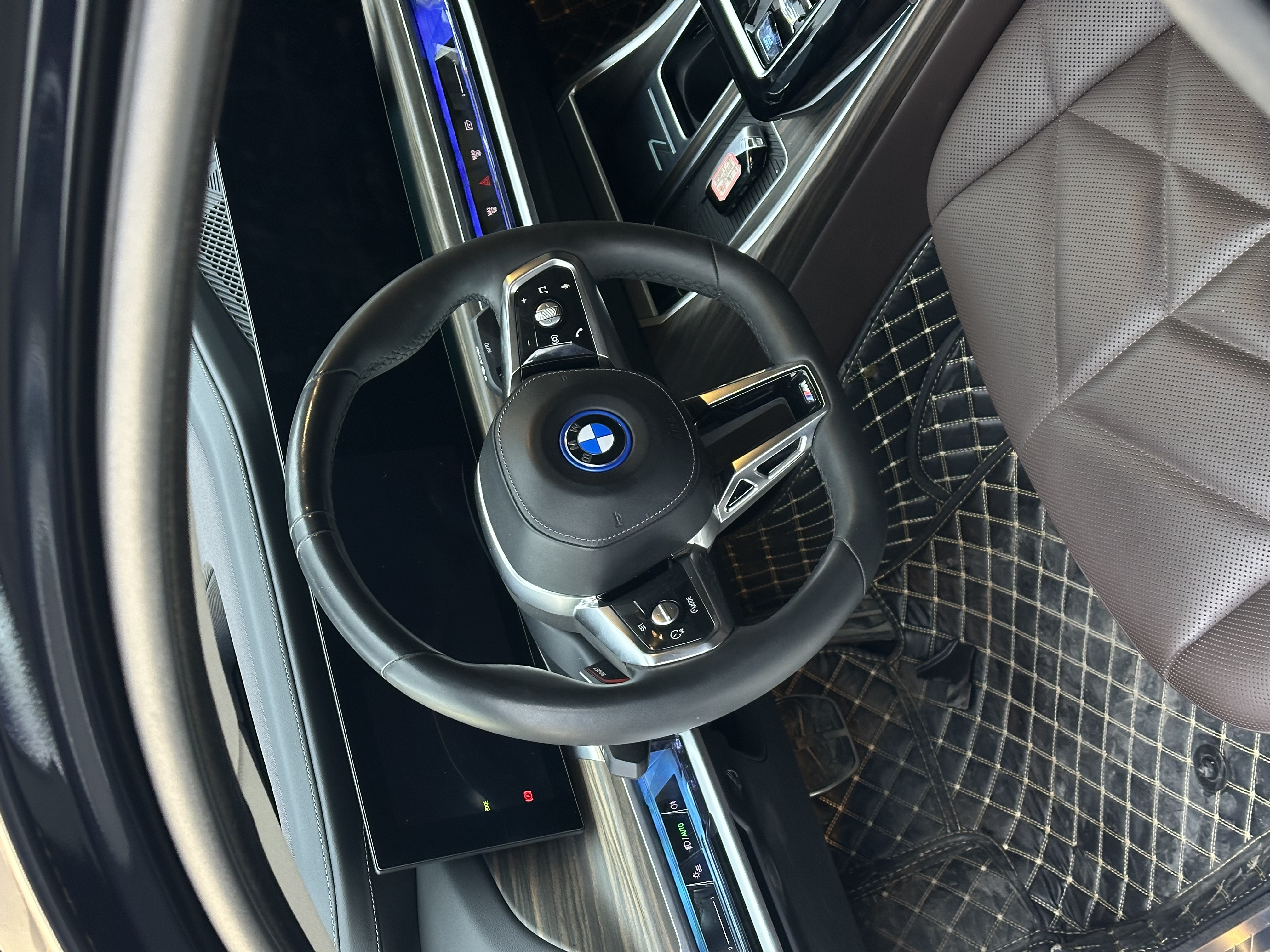 BMW i7 2023 #7 BMW i7 2023 car image #7