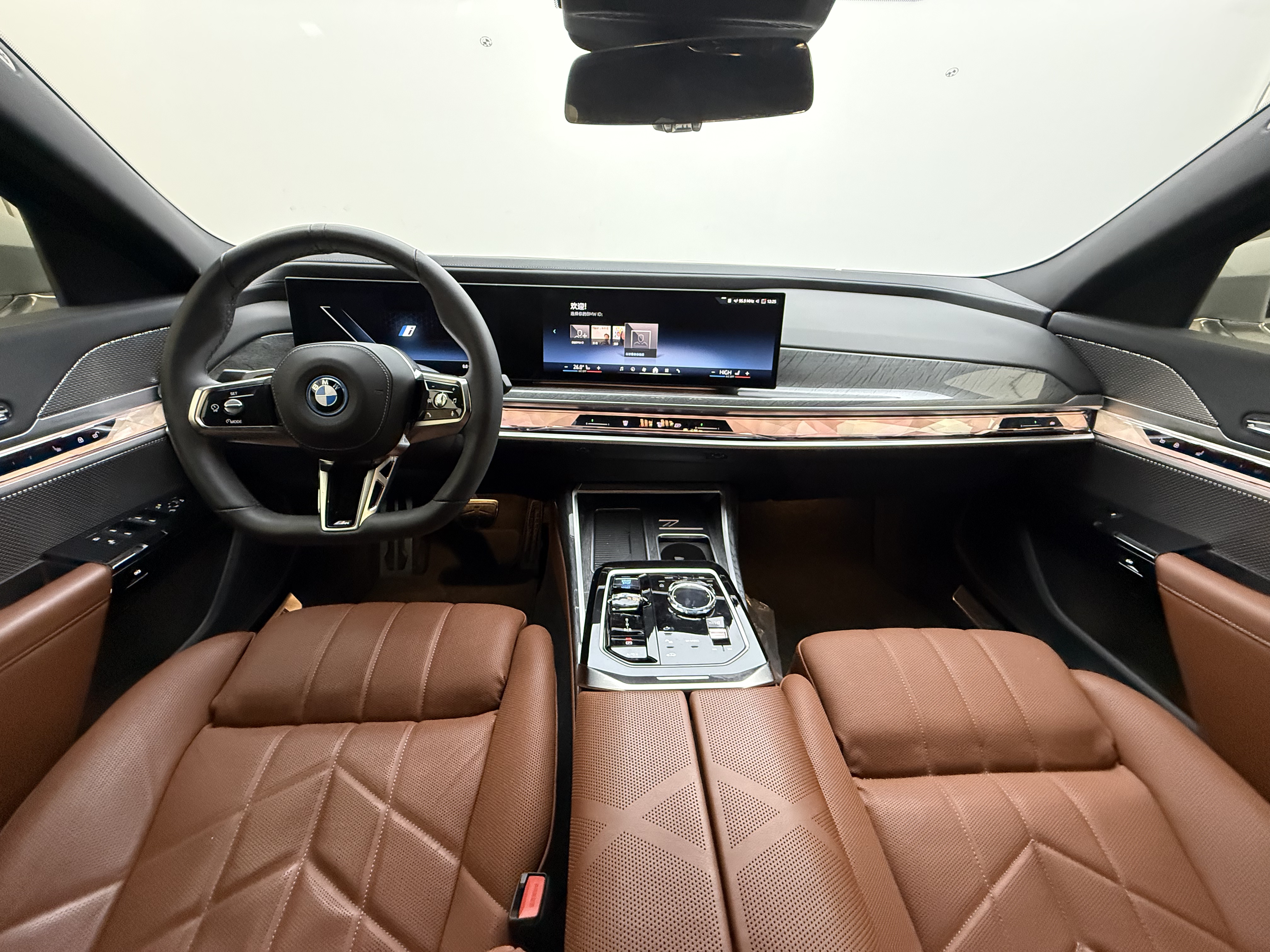 BMW i7 2025 #7 BMW i7 2025 car image #7