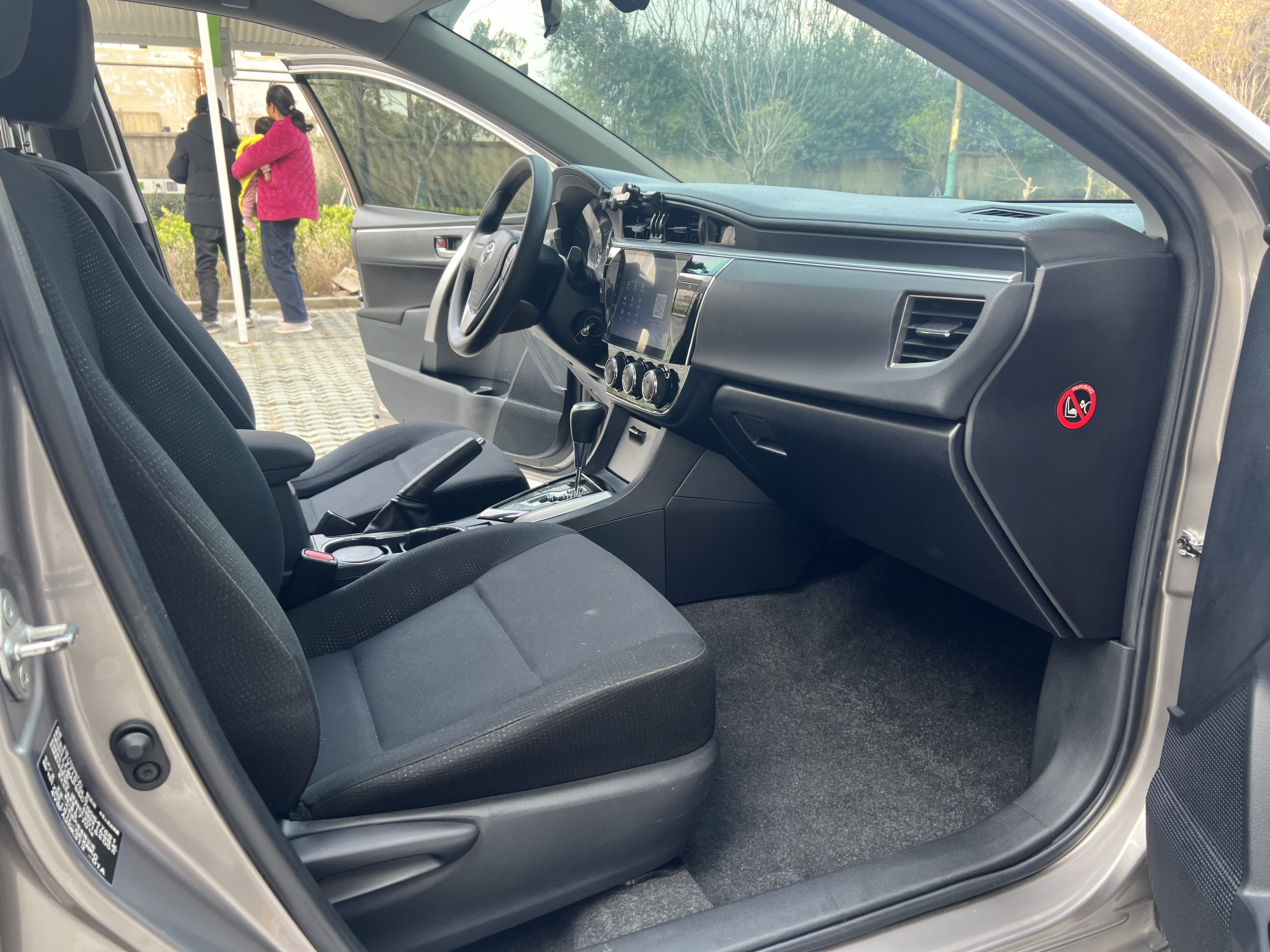 2016 car image #7