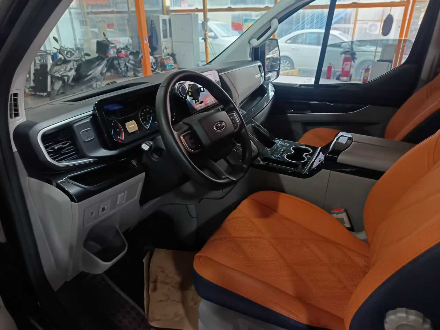 Ford Transit 2025 immagine di auto #7