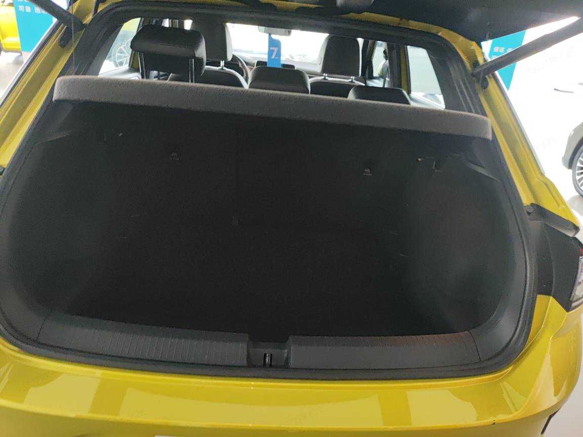 Volkswagen T-Roc 2023 #7 Volkswagen T-Roc 2023 car image #7