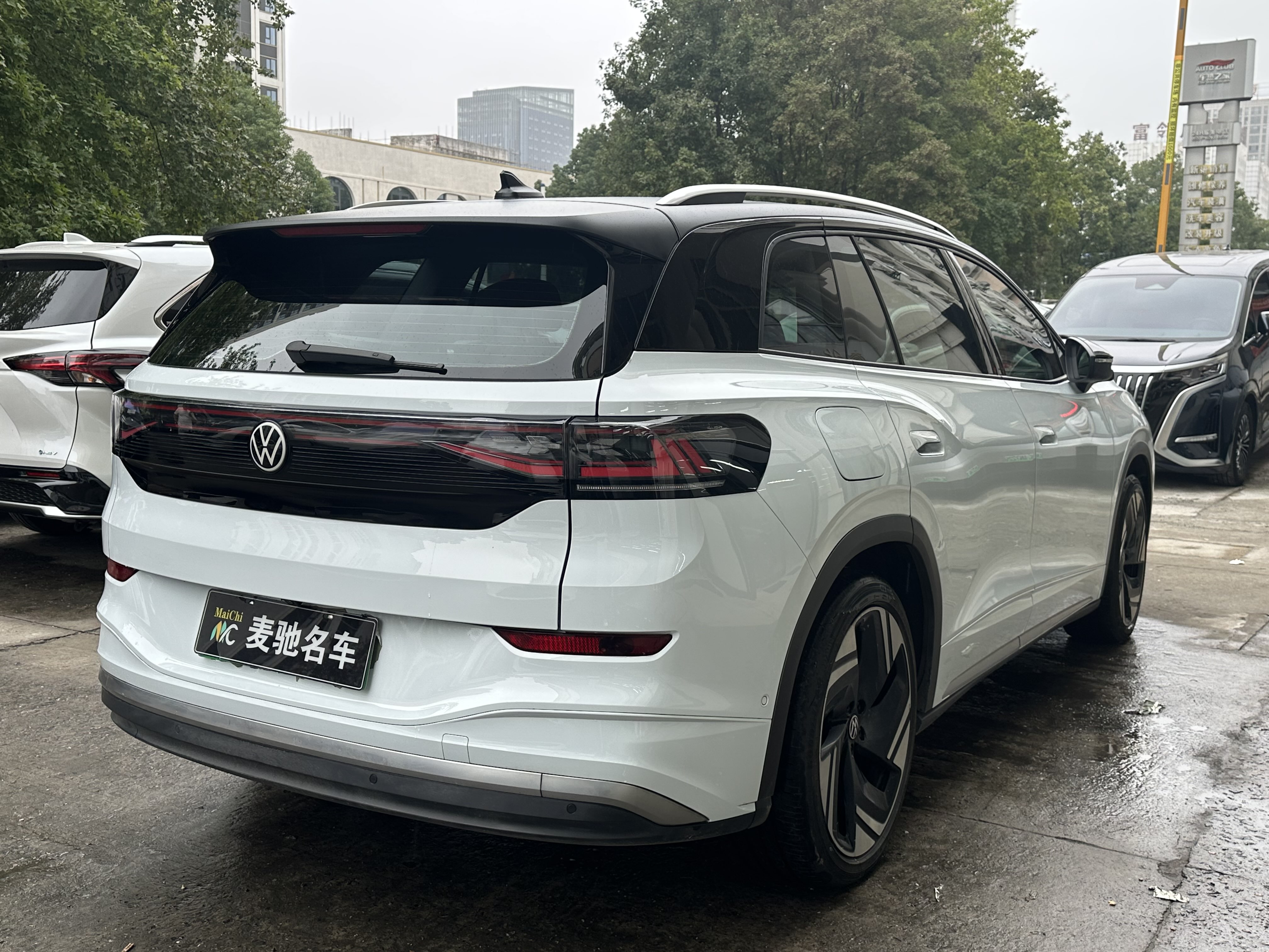 Volkswagen ID.6 X 2024 immagine di auto #7