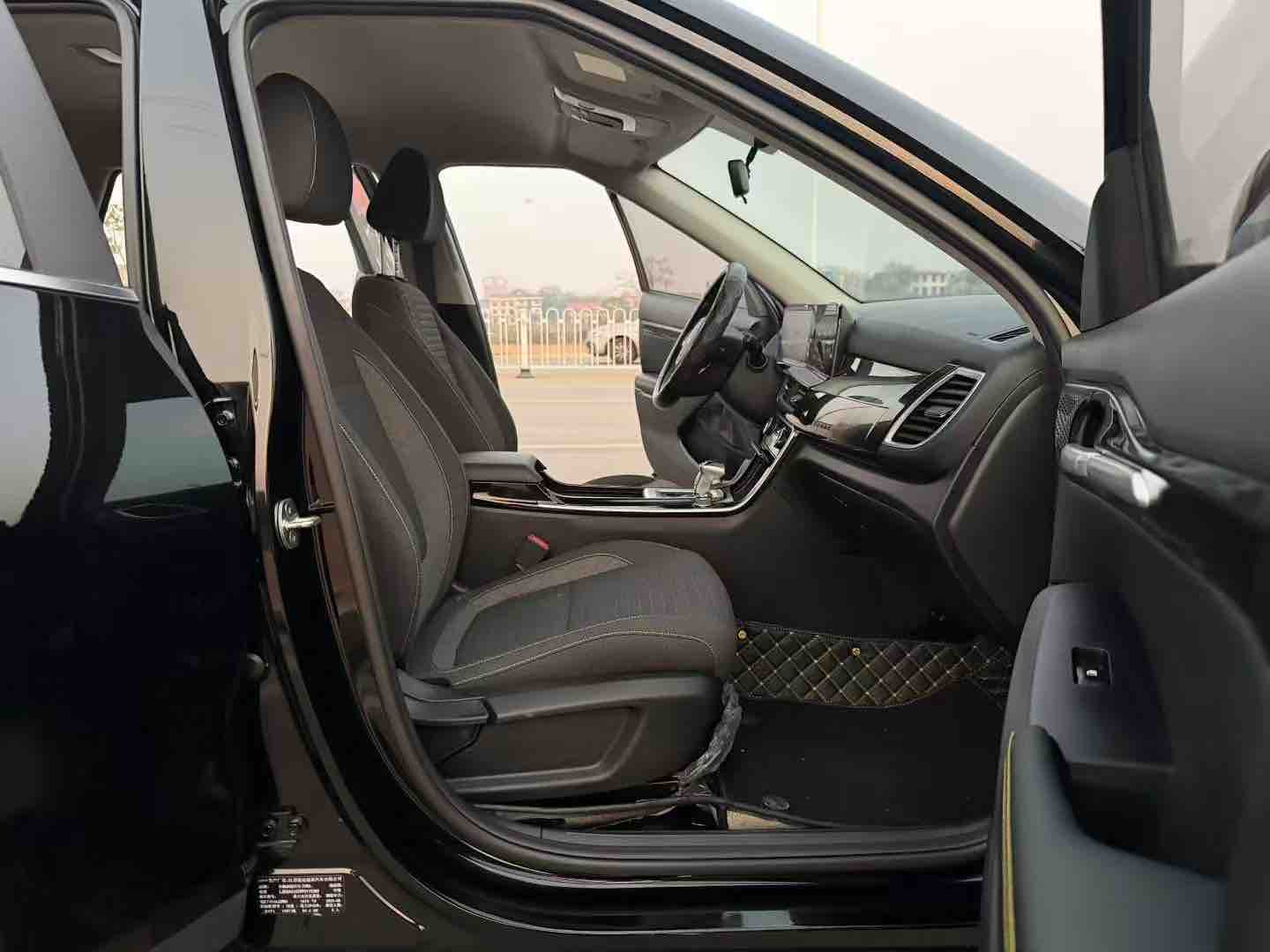 Kia Seltos 2023 car image #7