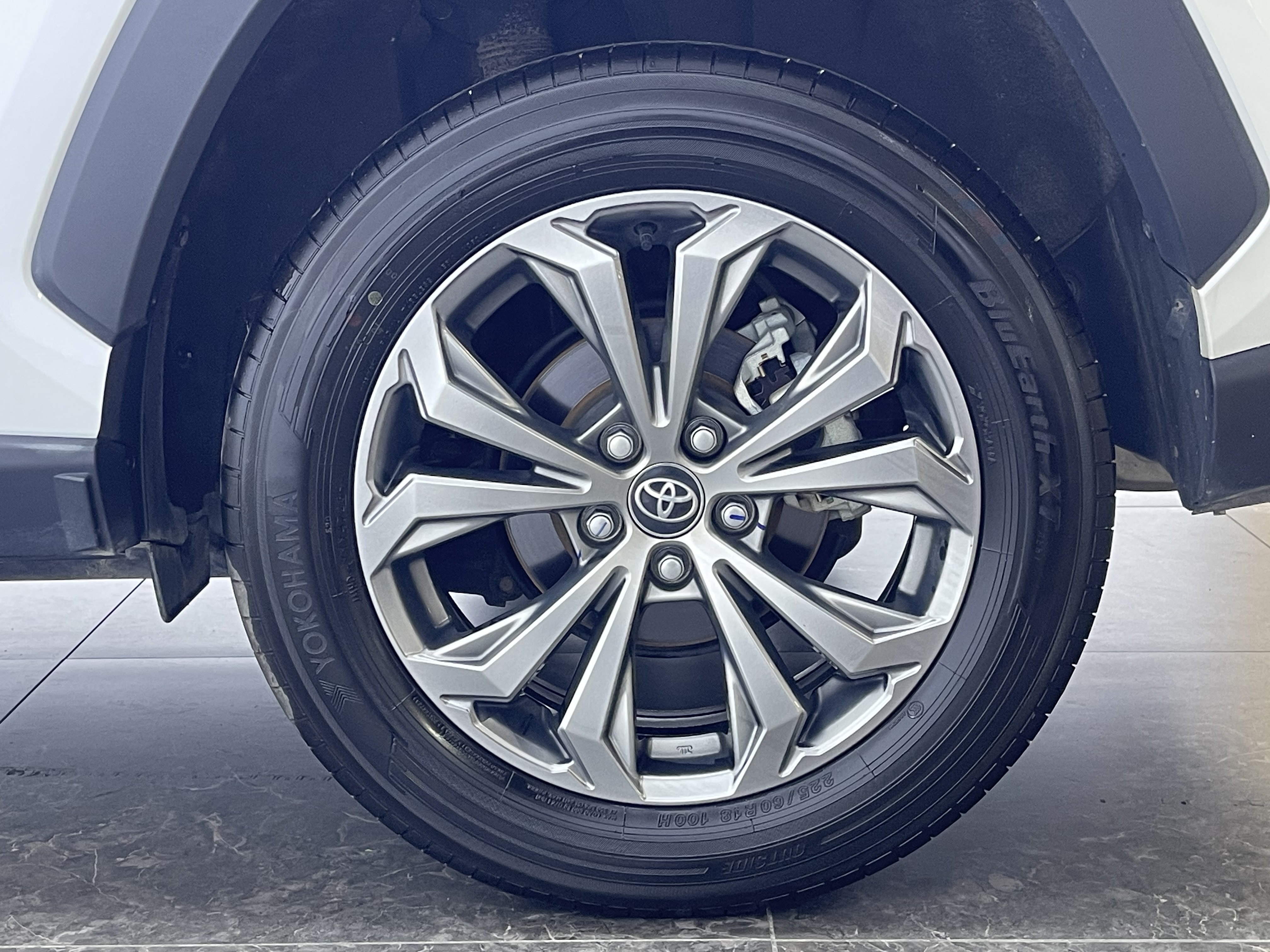 Toyota RAV4 2024 car image #7