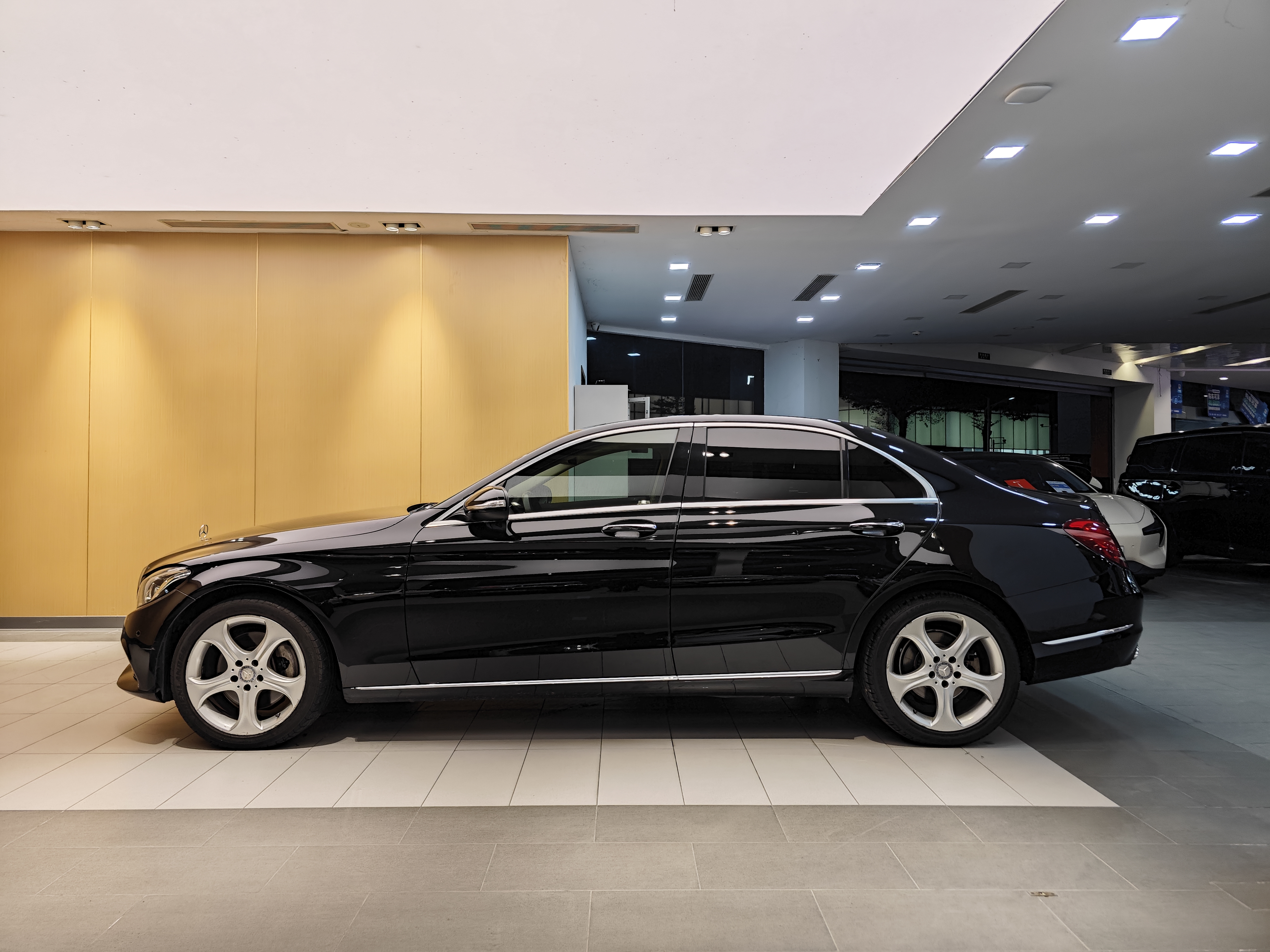 Mercedes-Benz C Class 2015 car image #7