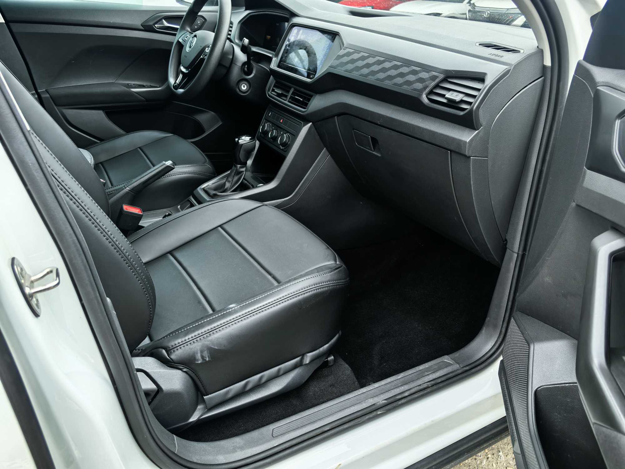 Volkswagen T-Cross 2023 car image #7