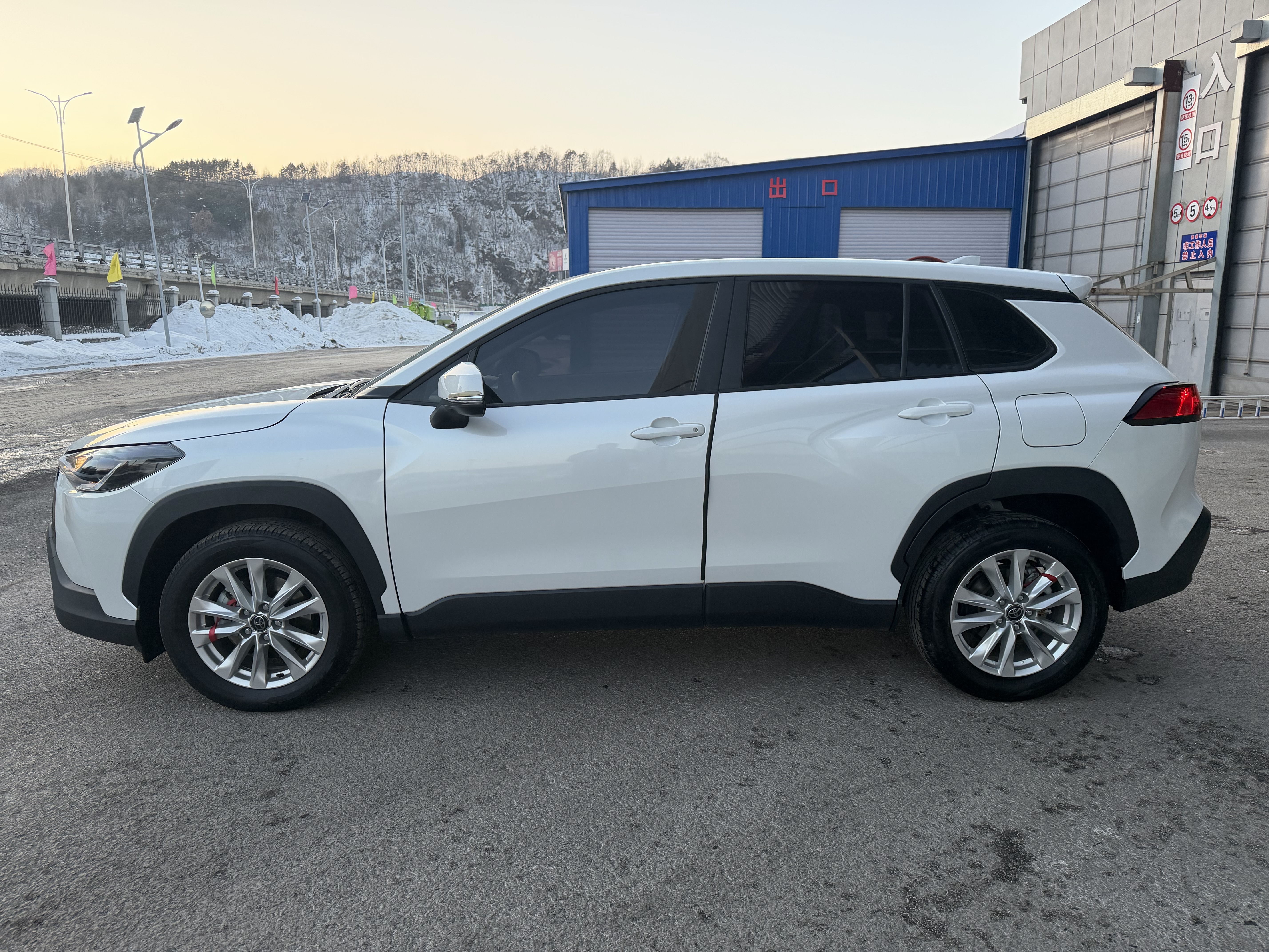 Toyota Corolla Cross 2024 immagine di auto #7