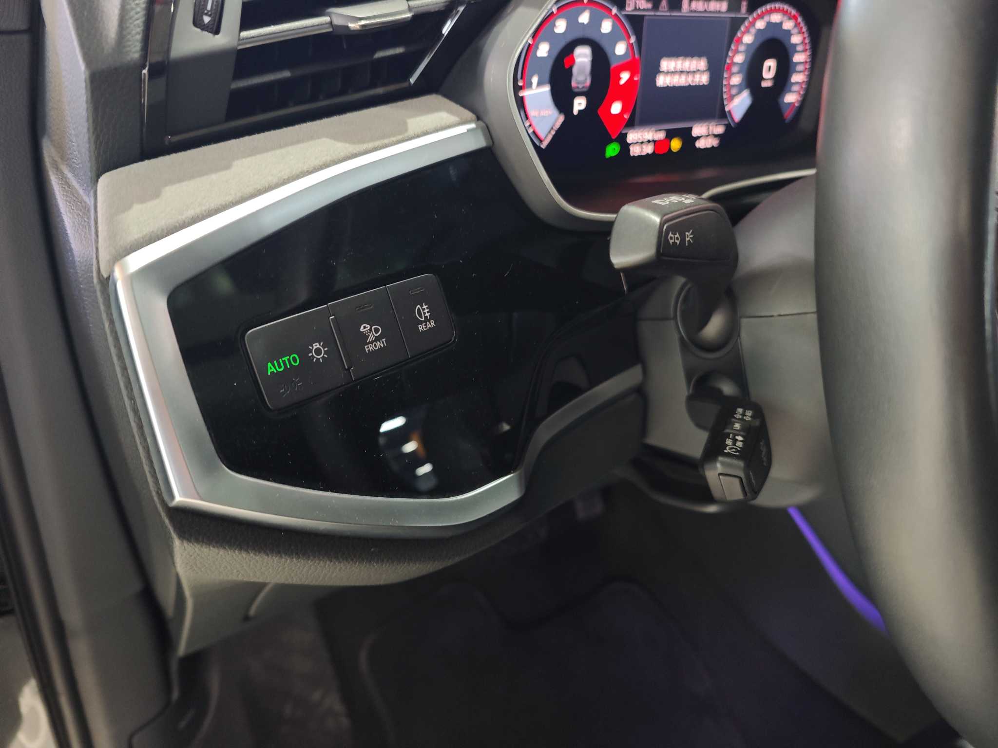 Audi Q3 2024 car image #7
