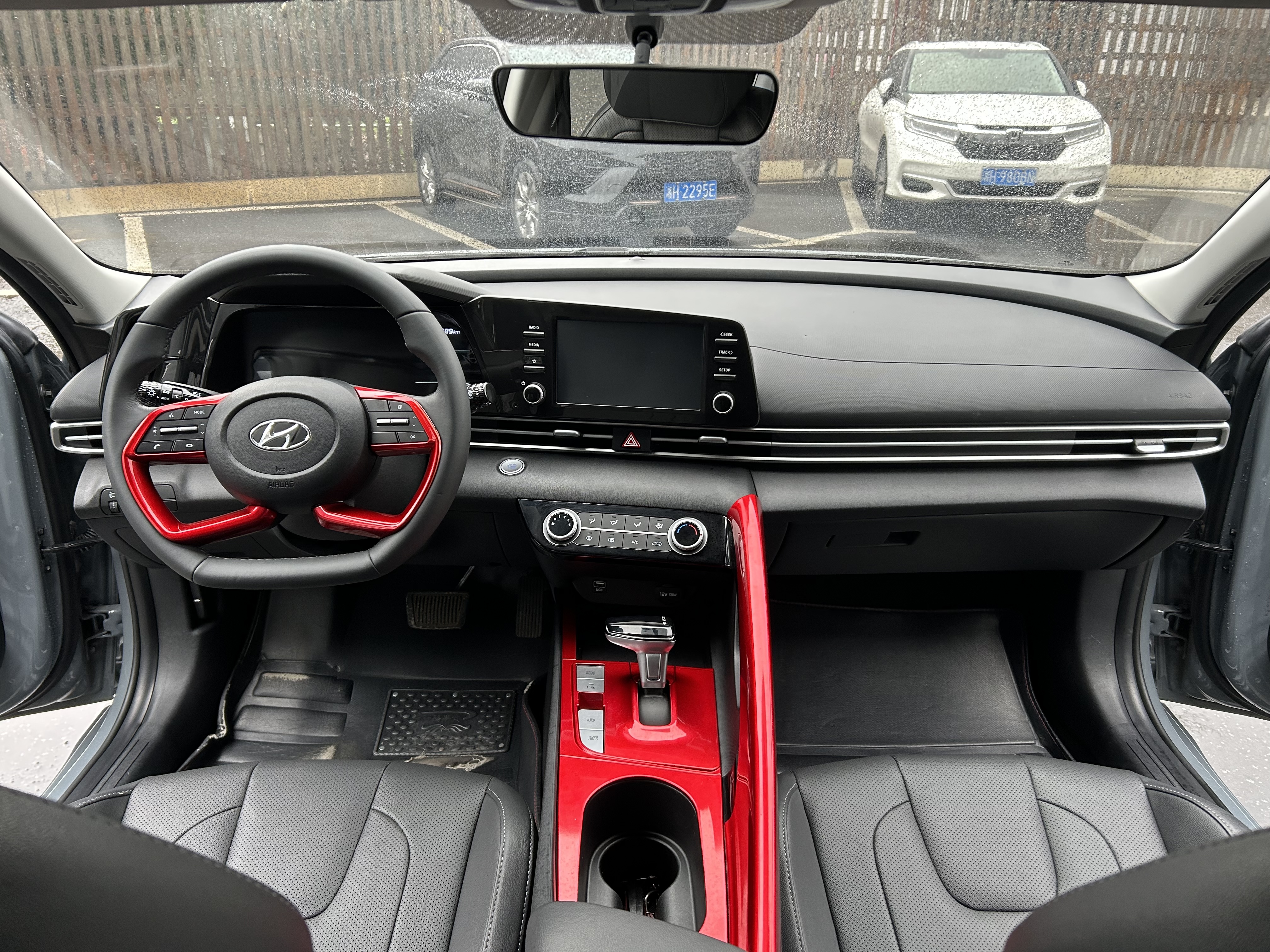 Hyundai Elantra 2023 immagine di auto #7