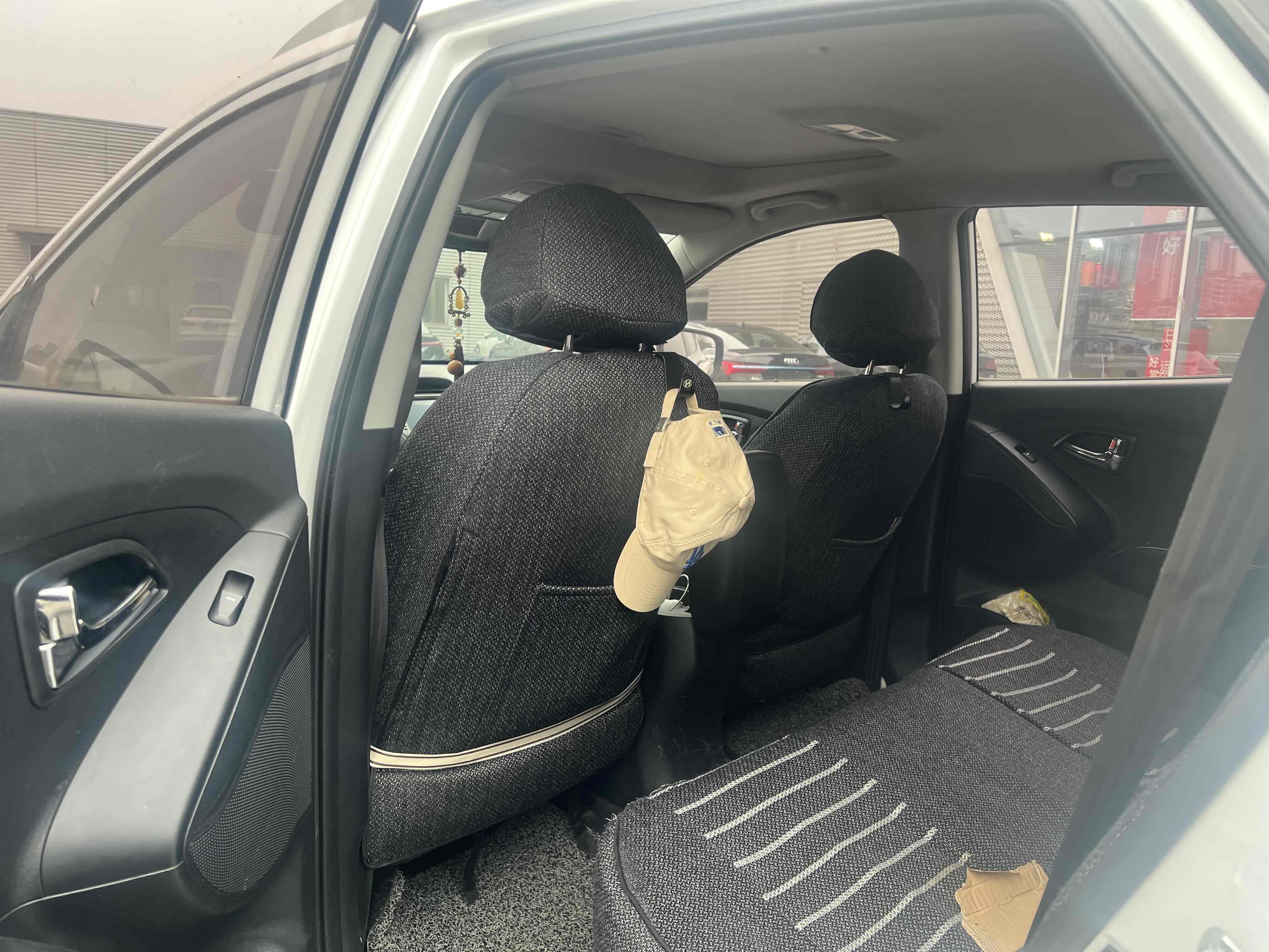 Hyundai ix35 2015 car image #7