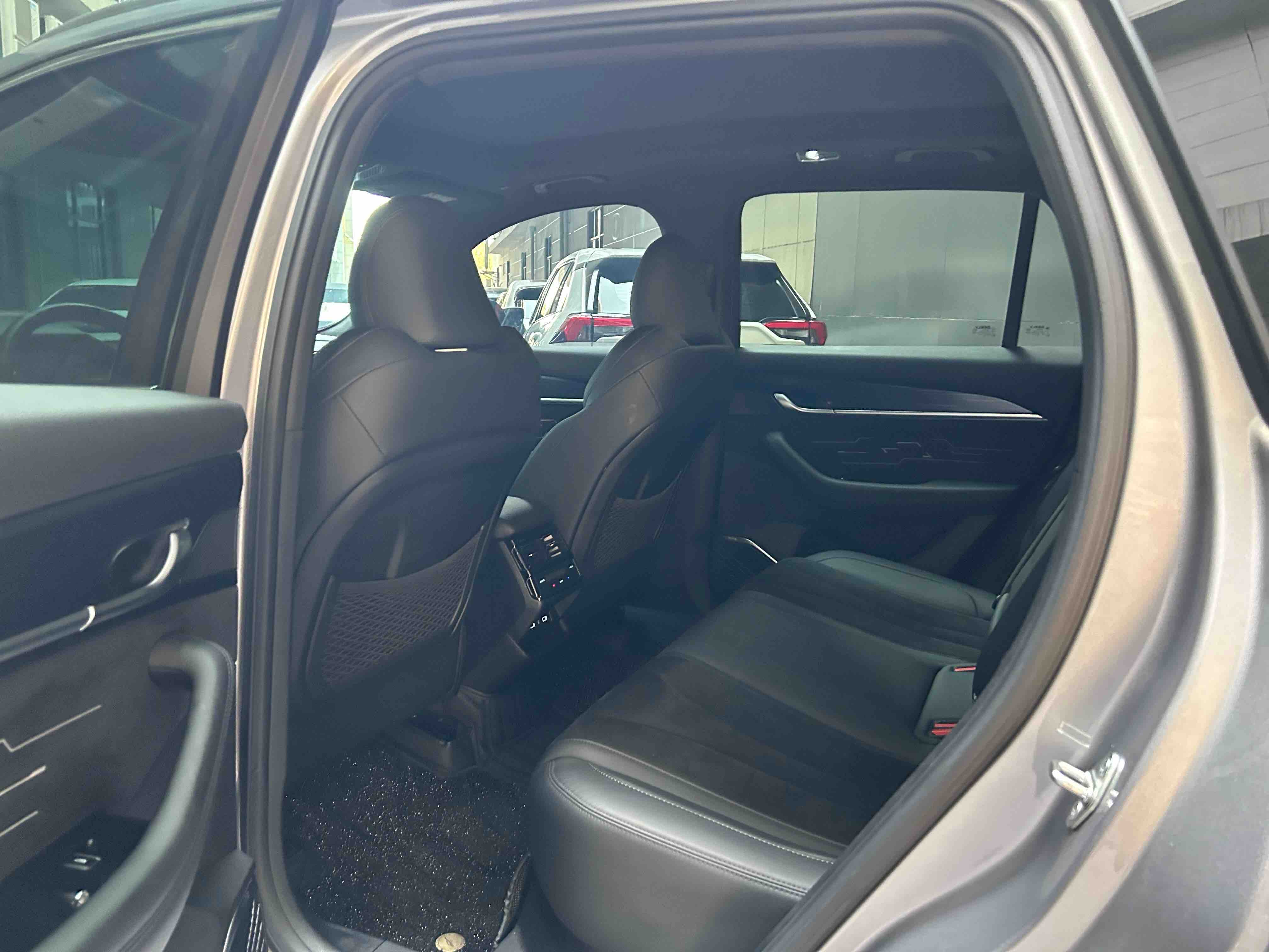 GEELY Monjaro 2024 car image #7
