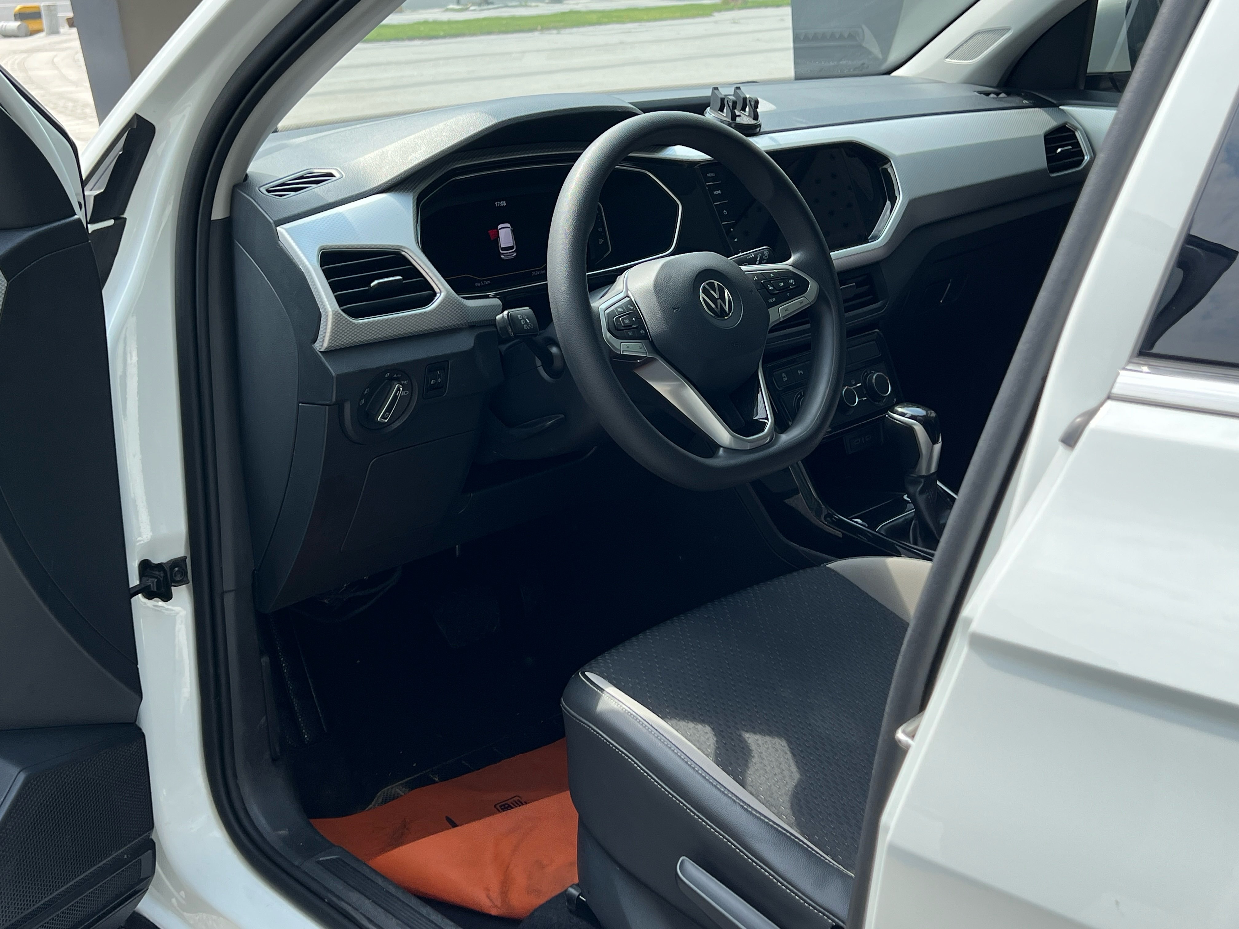 Volkswagen Tacqua 2024 immagine di auto #7