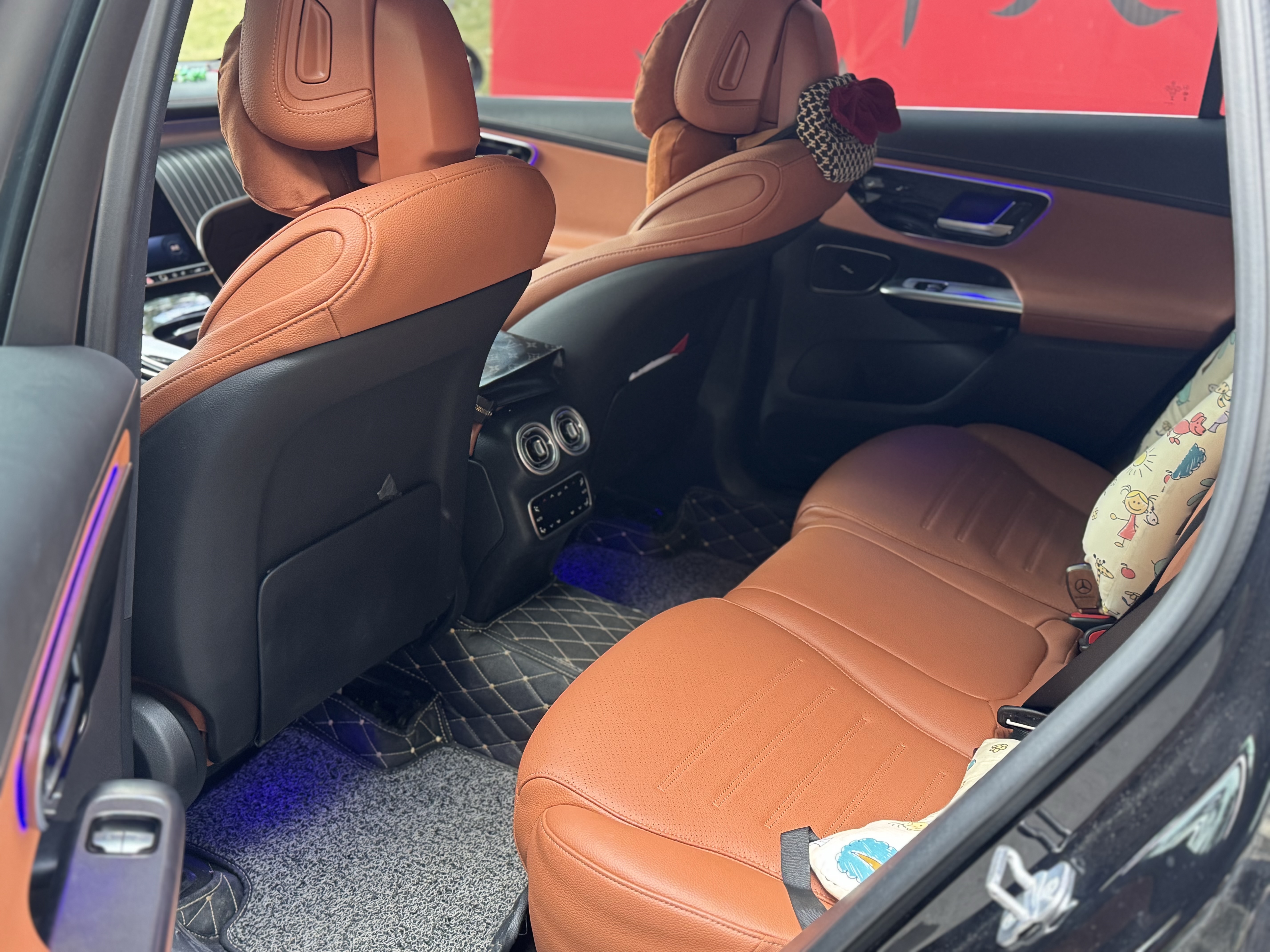 Mercedes-Benz GLC Class 2023 car image #7