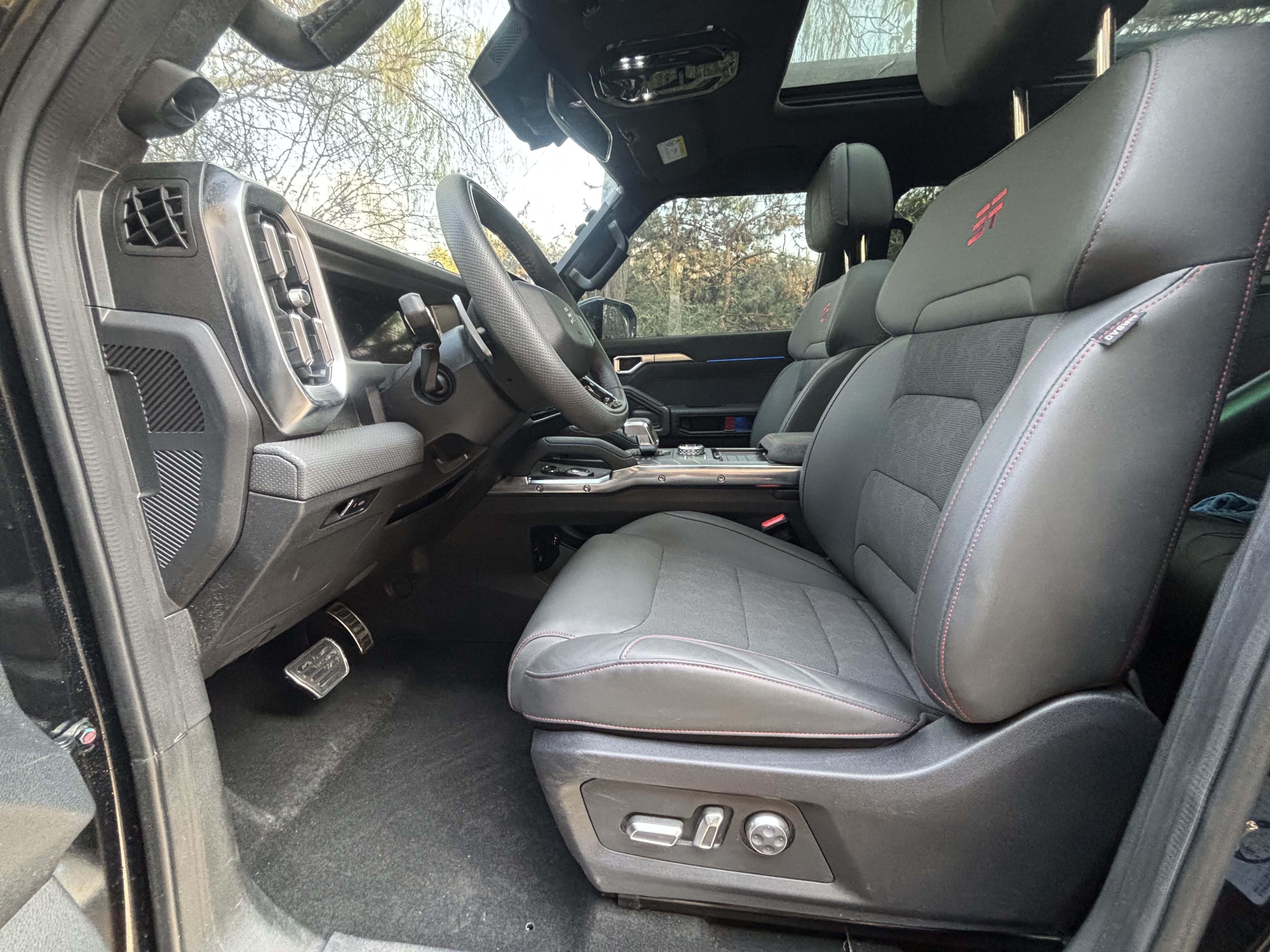Jetour Traveller 2024 car image #7