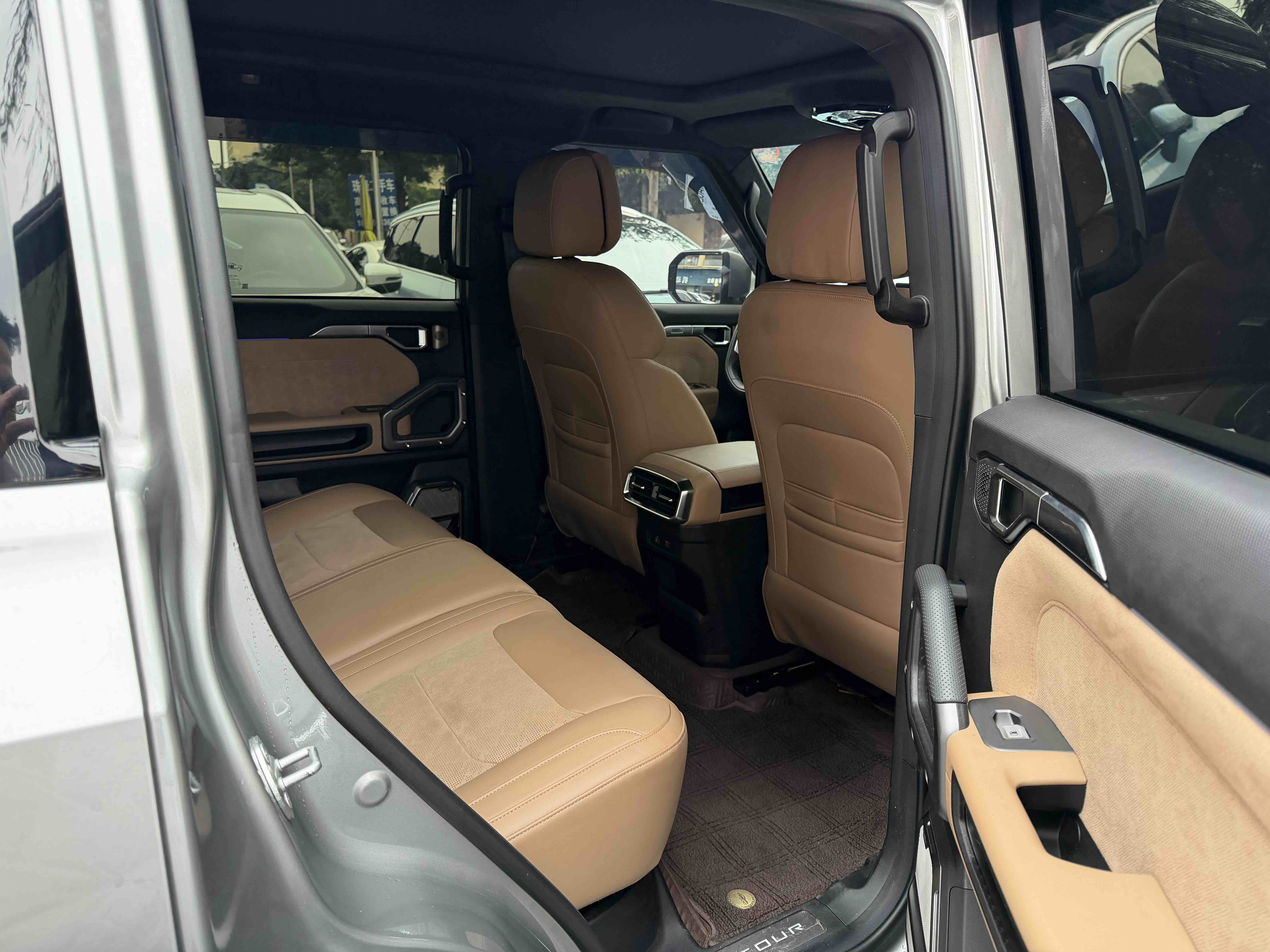 Jetour Traveller 2023 car image #7