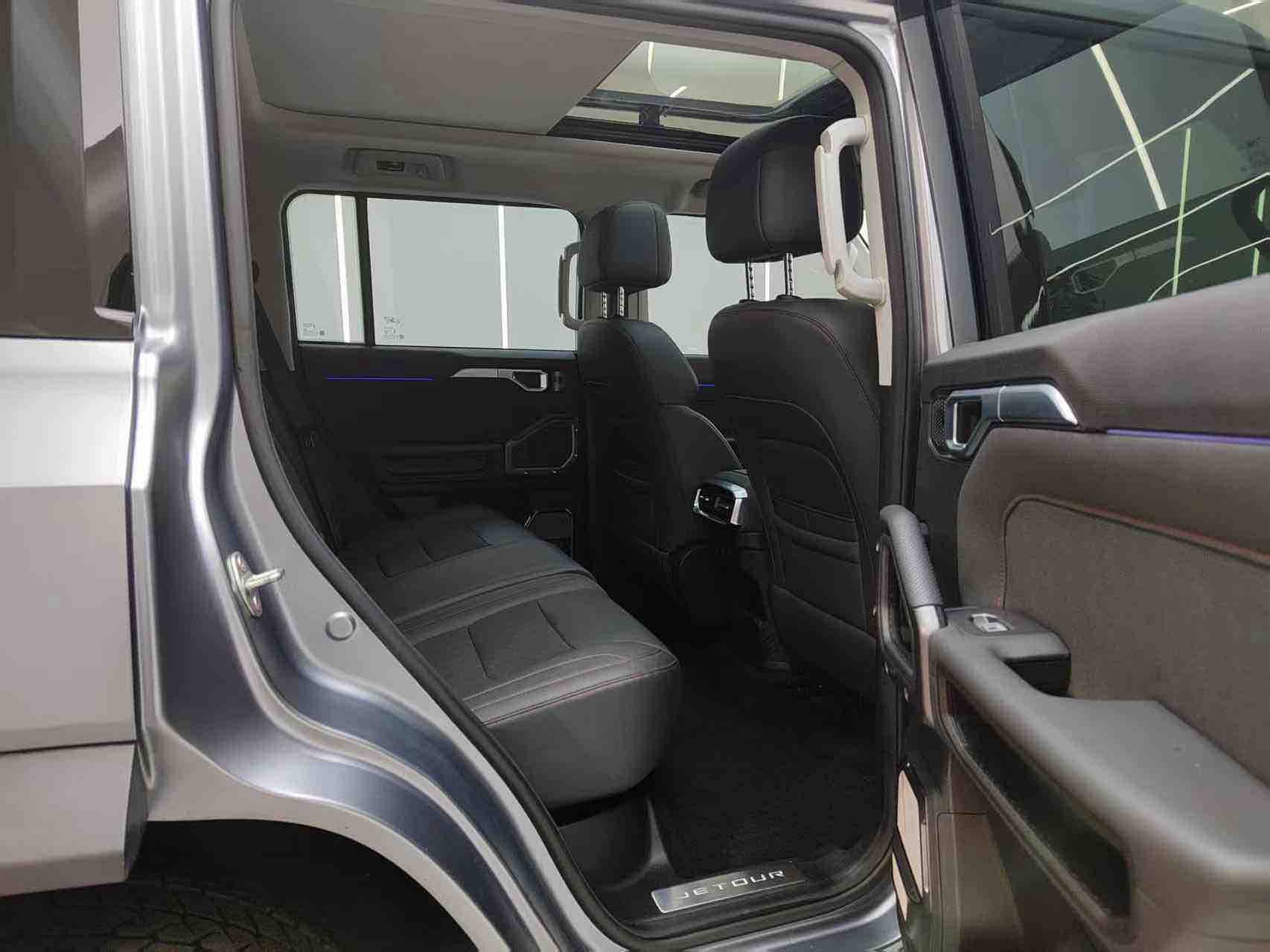 Jetour Traveller 2023 car image #7