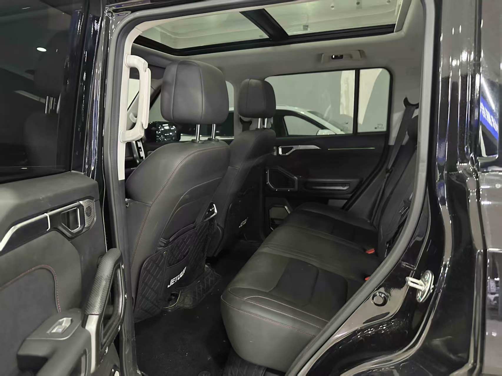 Jetour Traveller 2024 car image #7