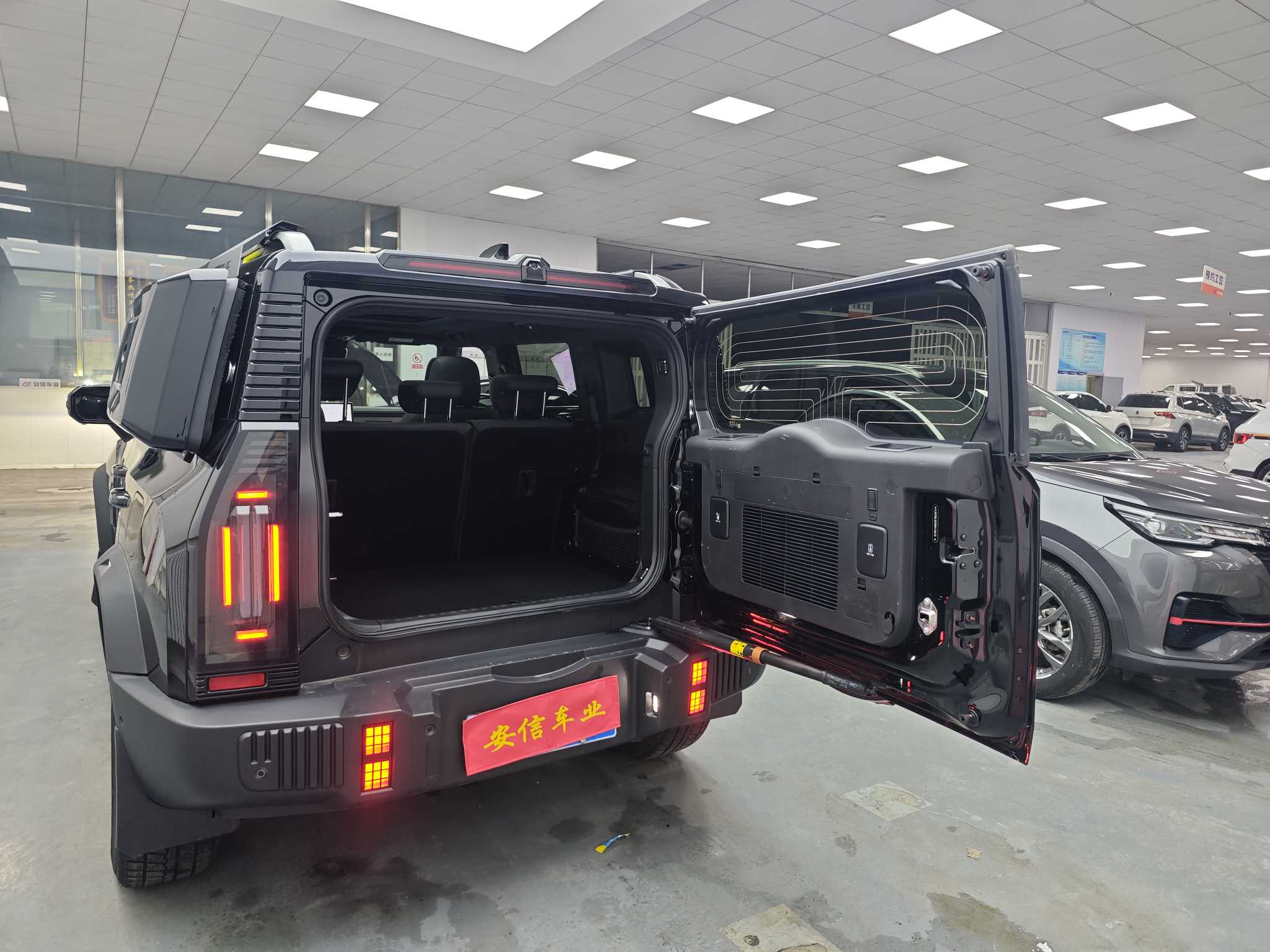 Jetour Shanhai Traveller 2024 car image #7