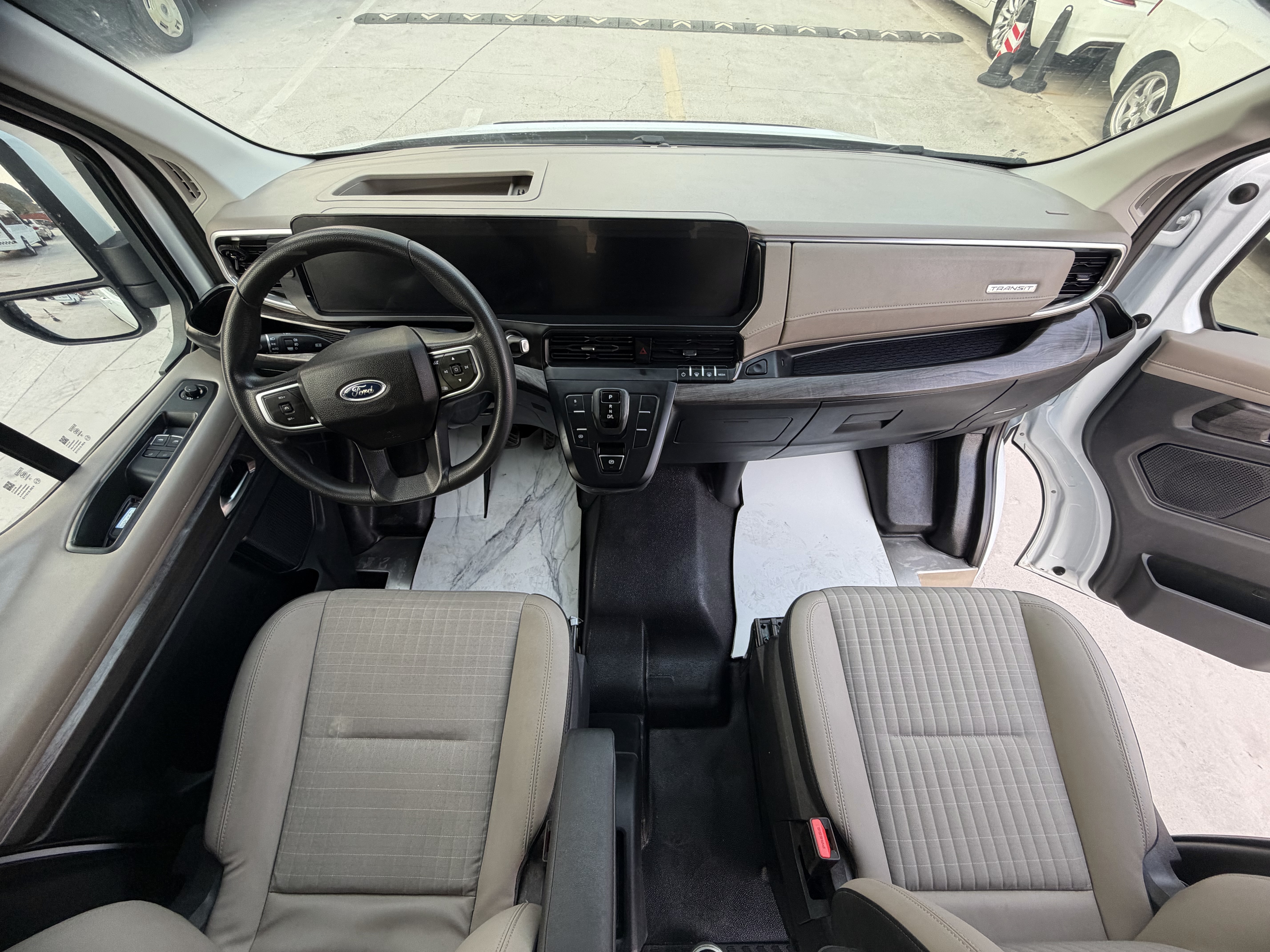 Ford Transit T8 2024 immagine di auto #7