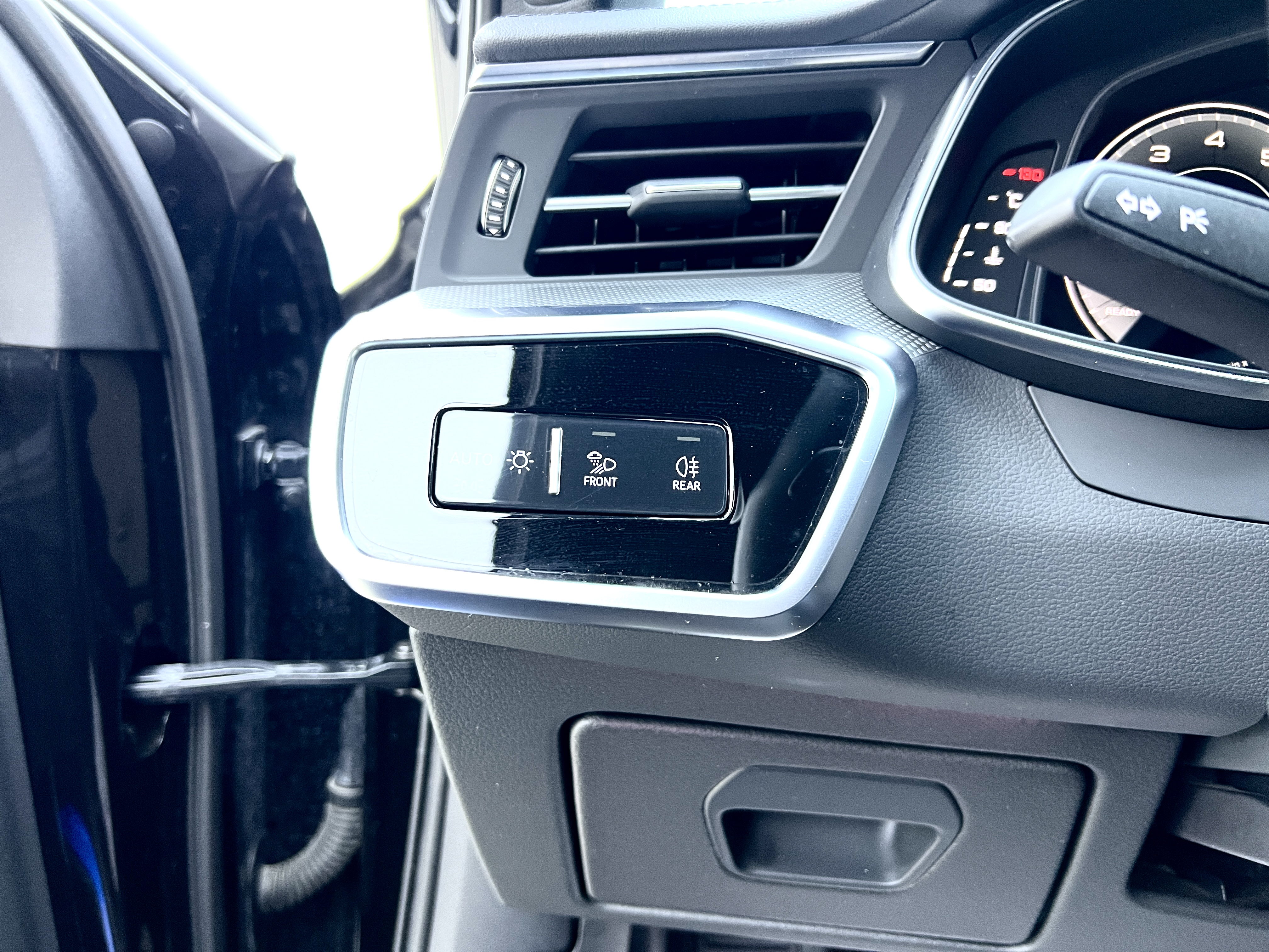 Audi A6L 2024 car image #7