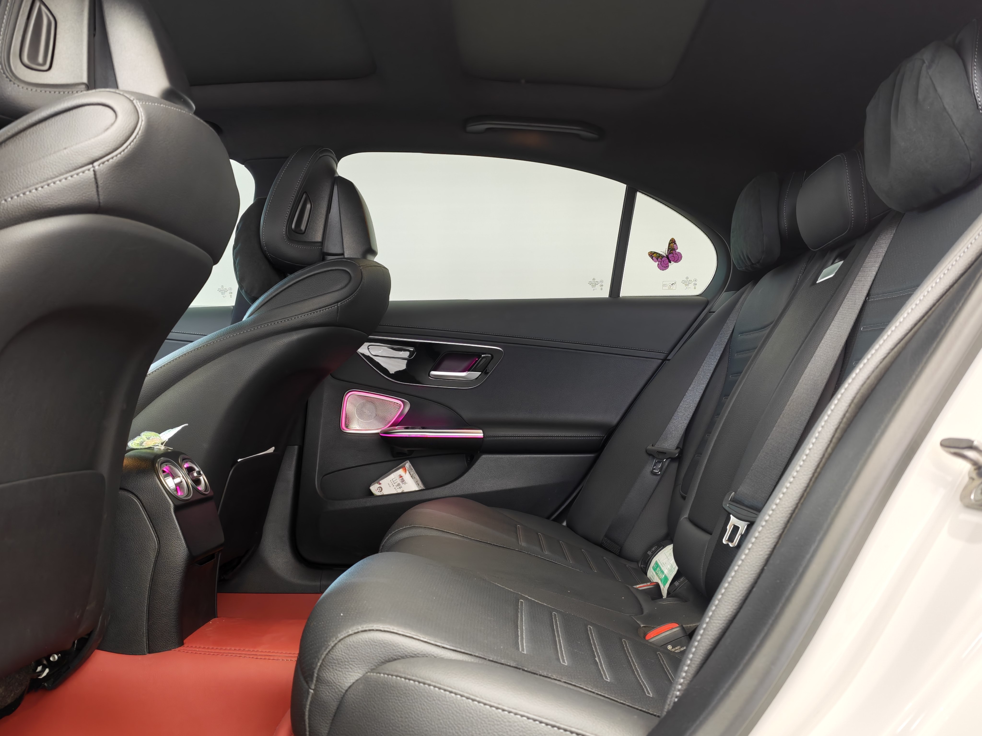 Mercedes-Benz C Class 2024 car image #7