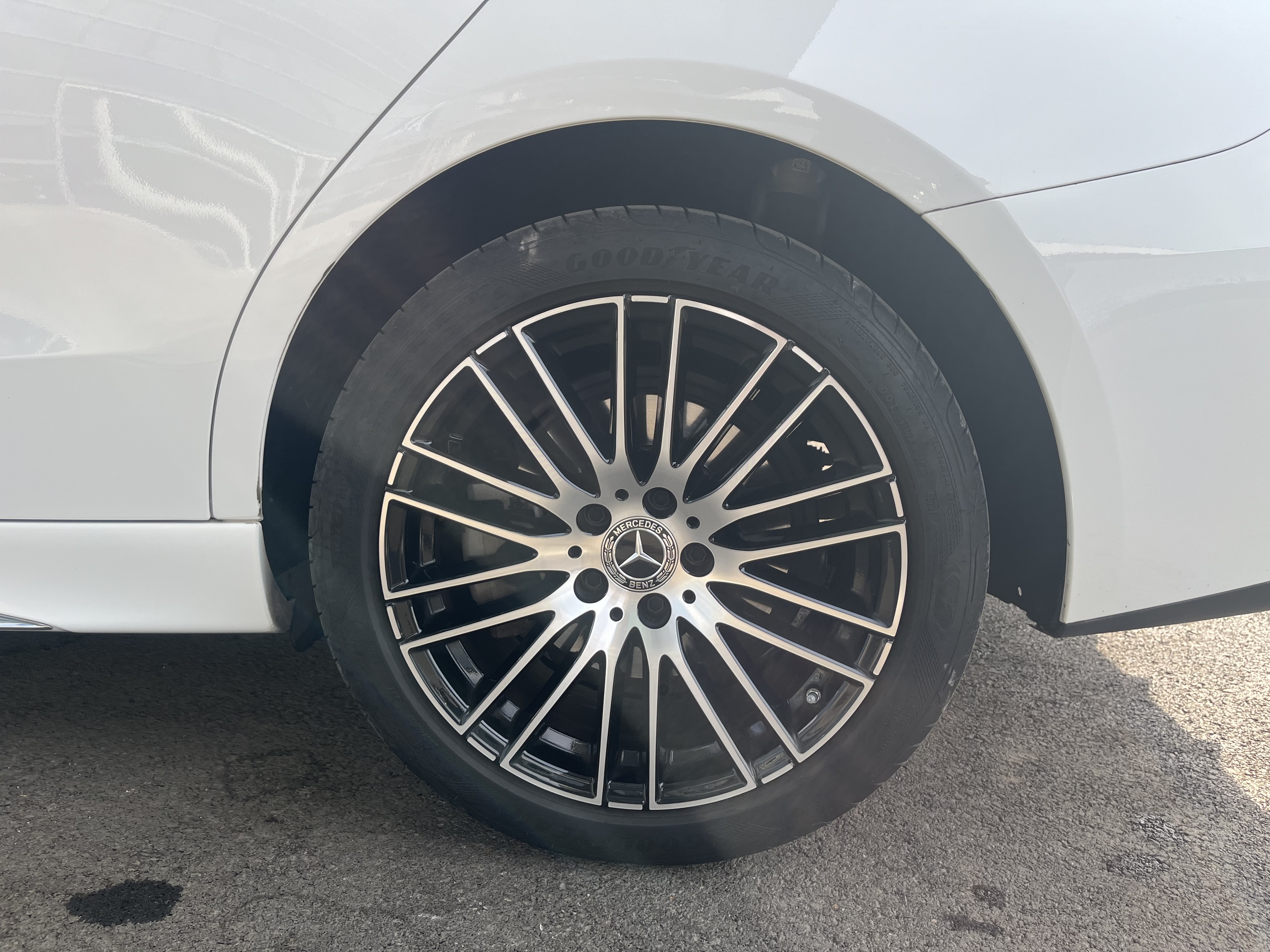 Mercedes-Benz C Class 2024 car image #7
