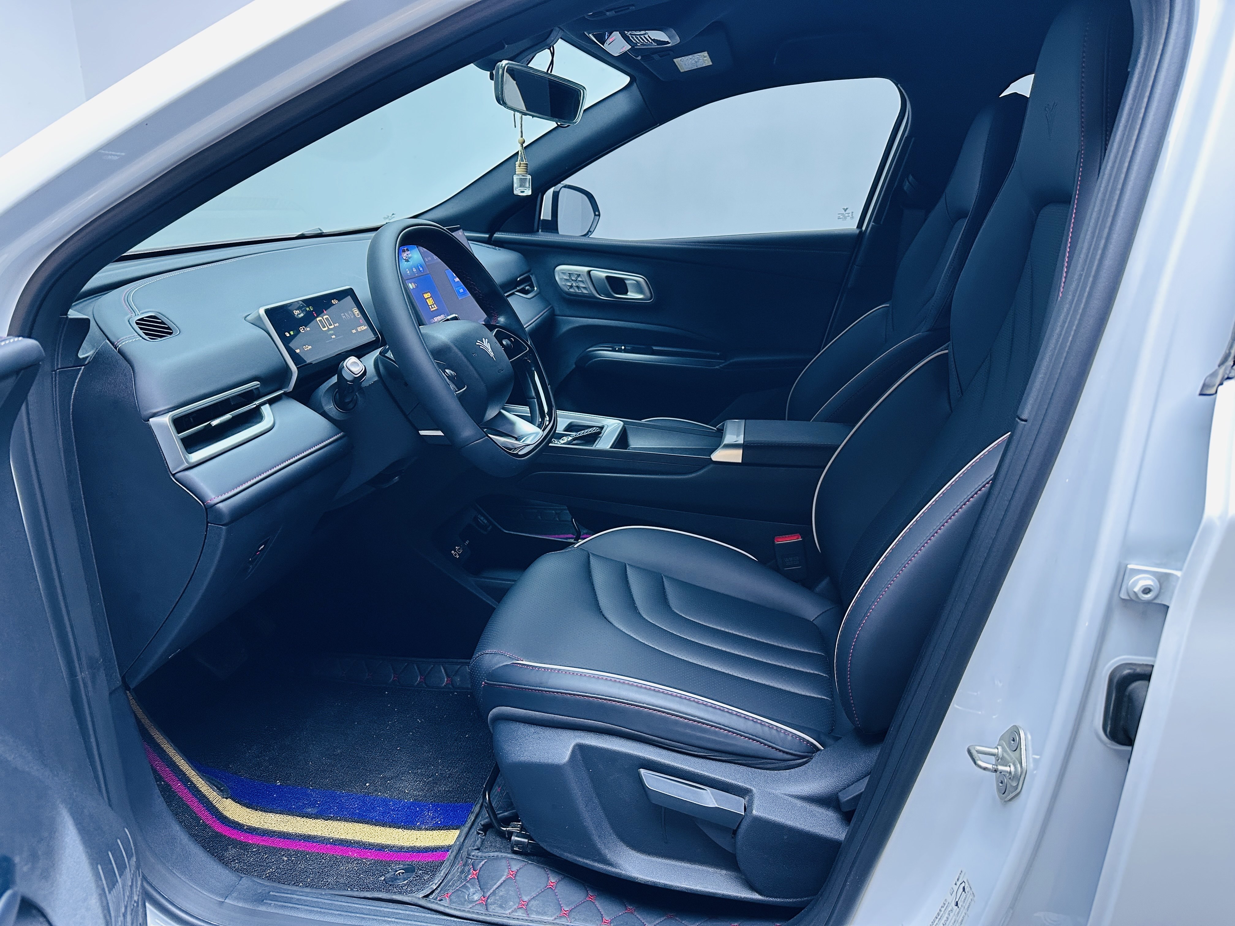 哪吒汽车 哪吒X 2024 汽车图片 #7