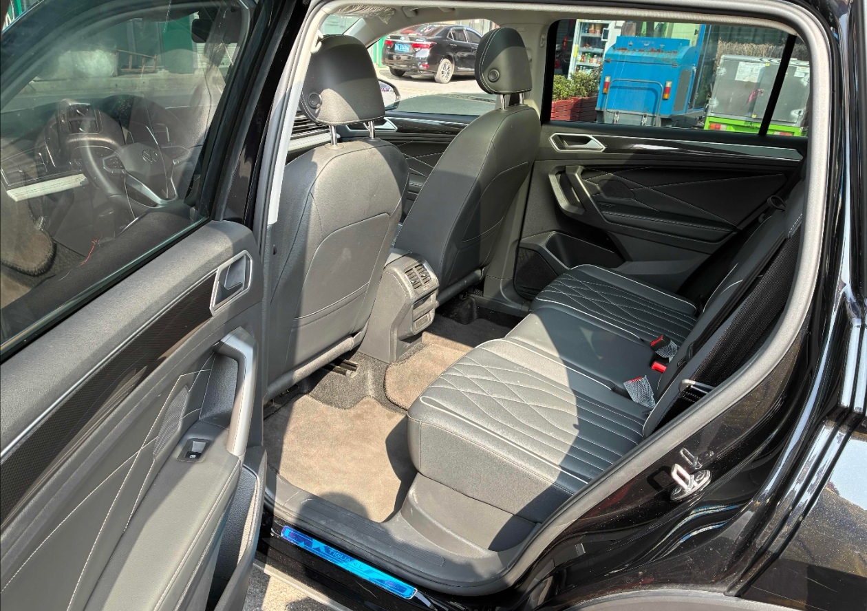 Volkswagen Tiguan L 2025 car image #7