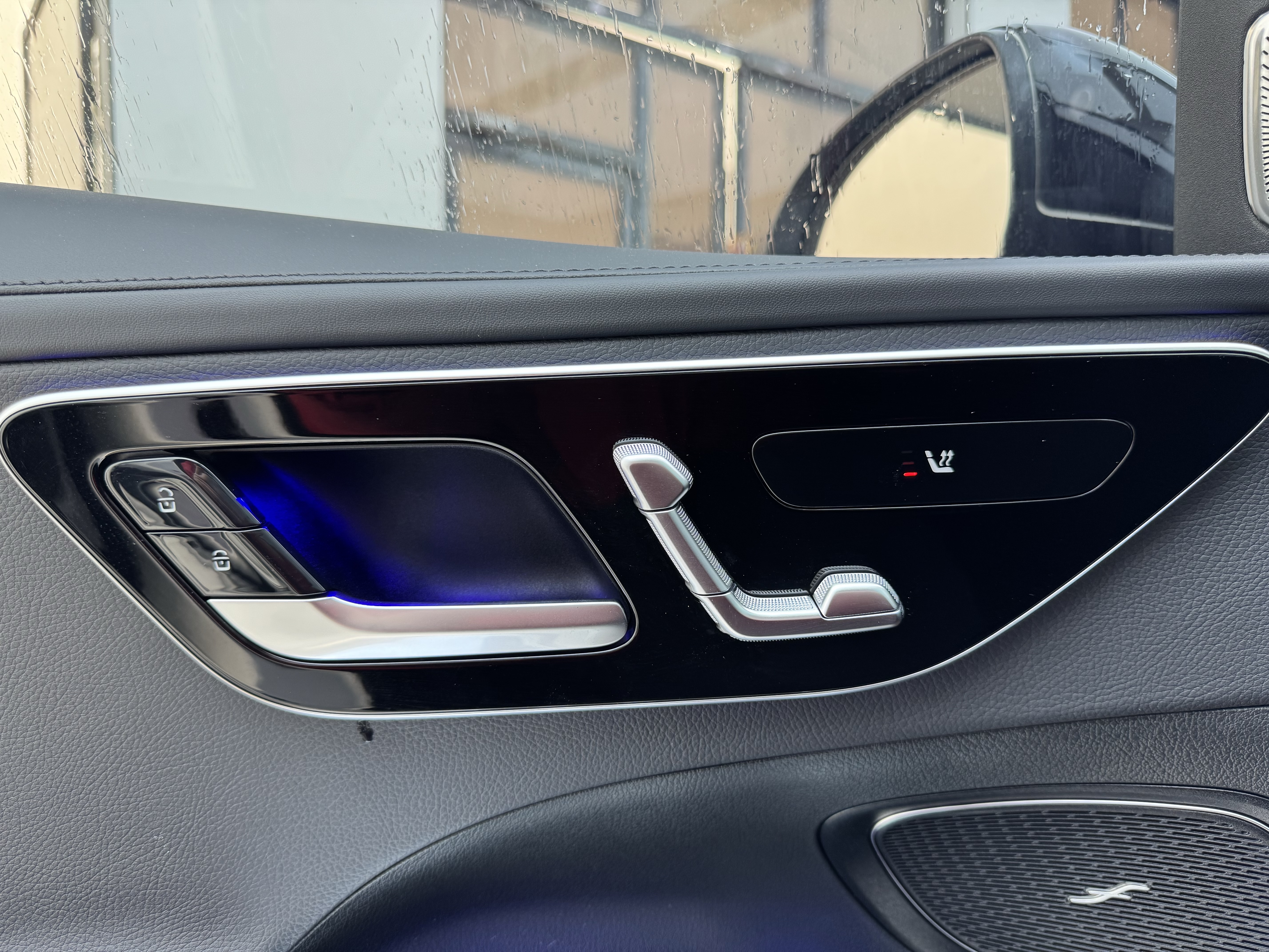 Mercedes-Benz C Class 2024 car image #7