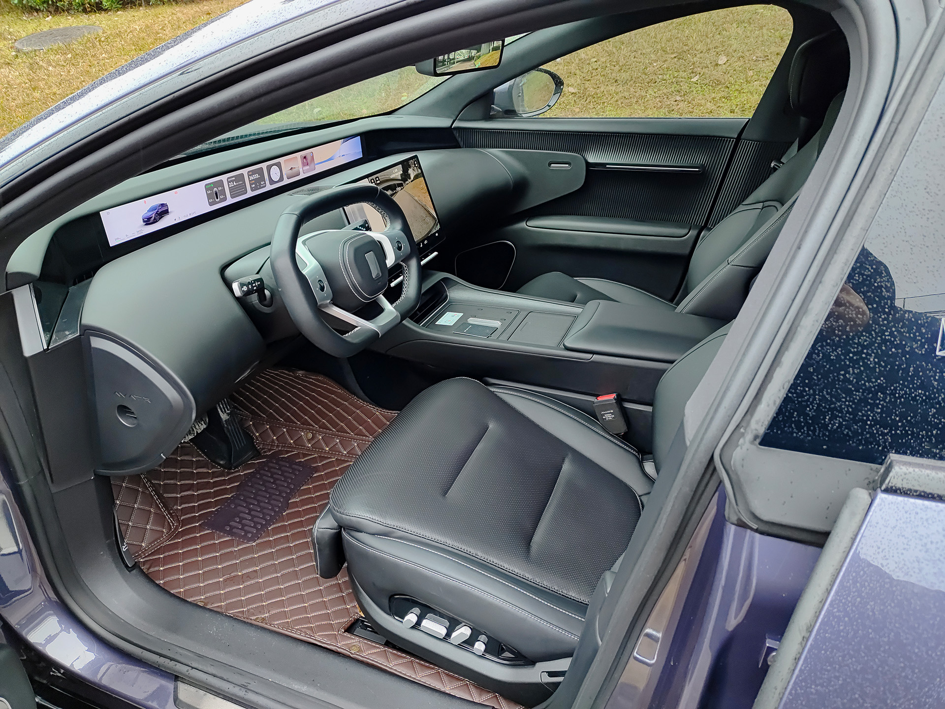 Avatr 12 2024 car image #7