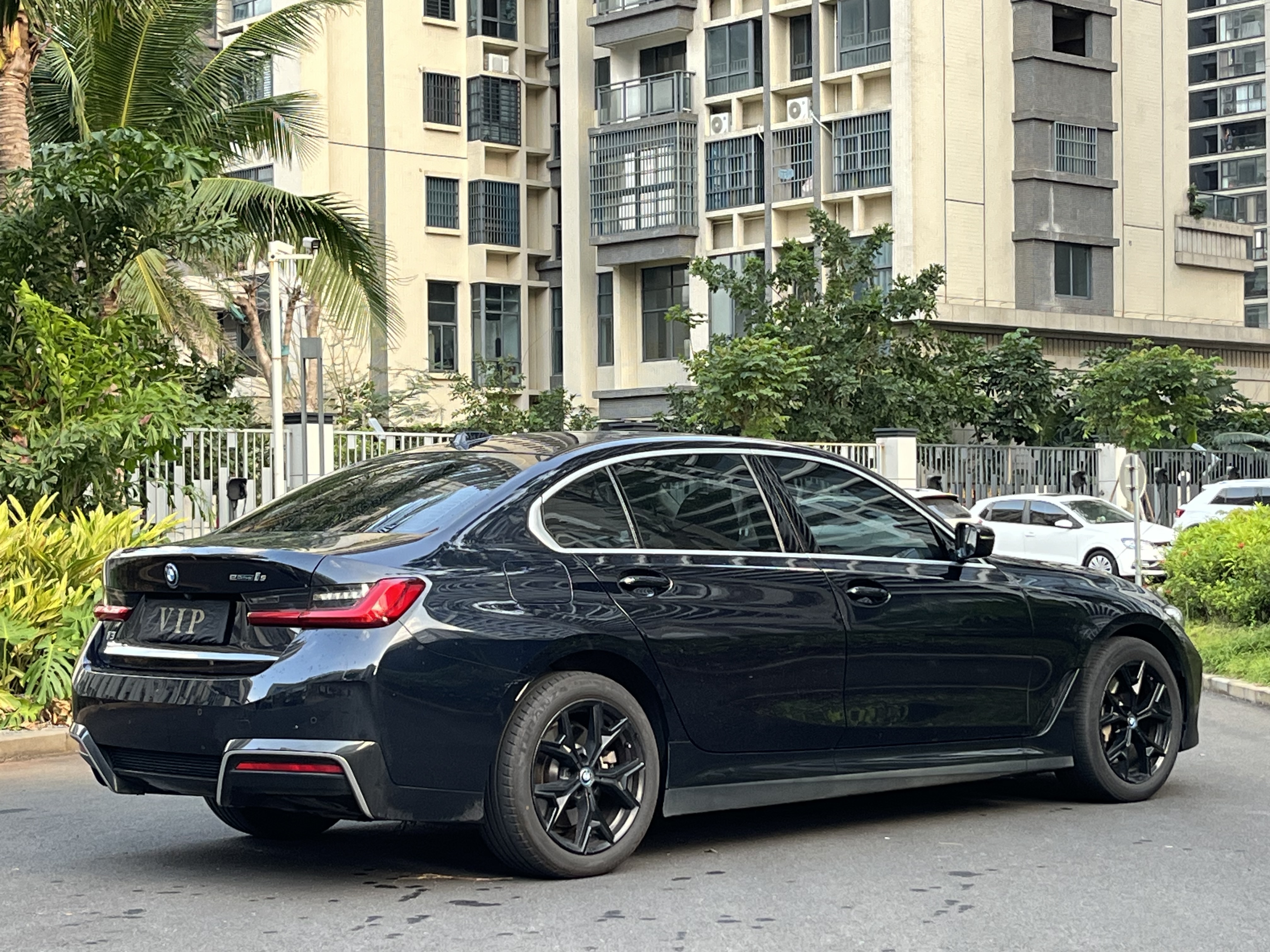 BMW i3 2023 car image #7