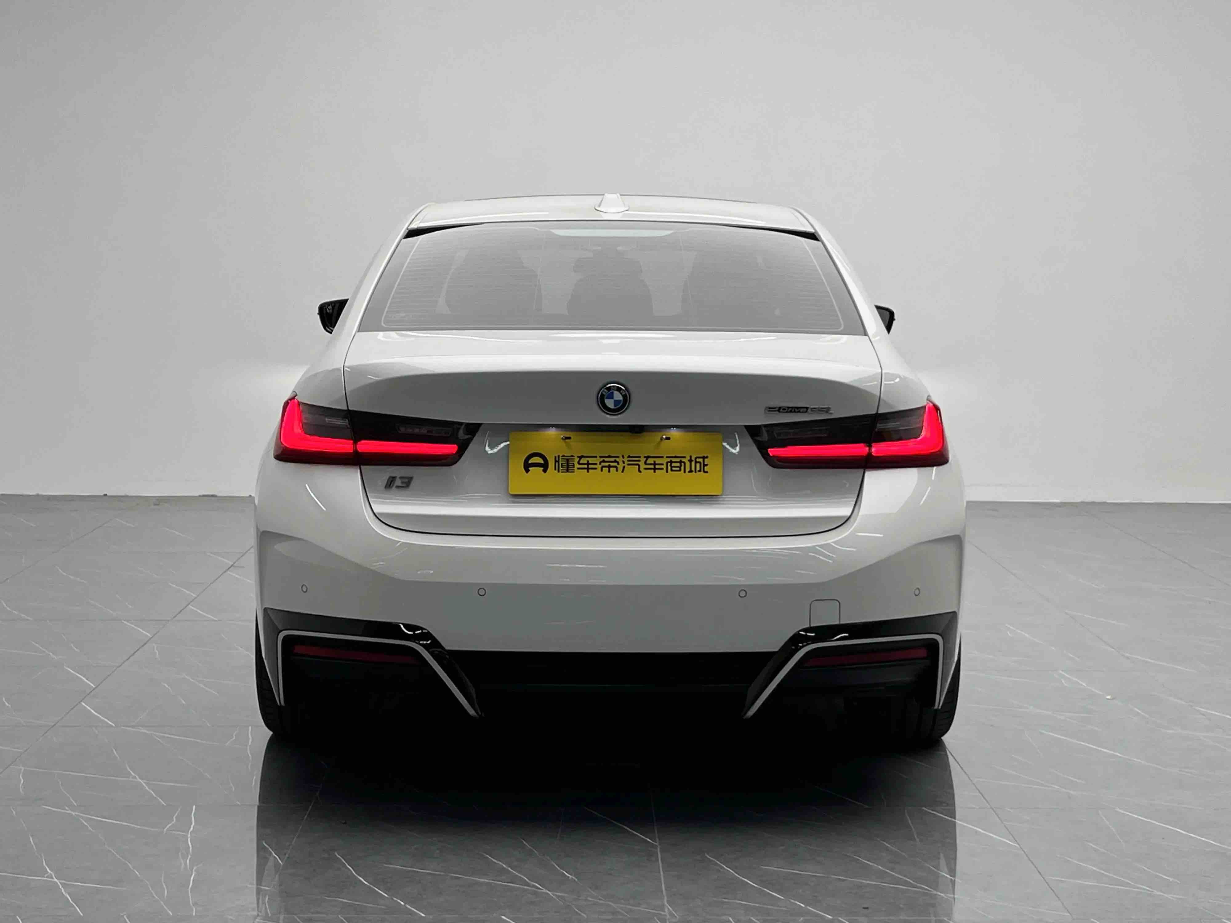 BMW i3 2023 car image #7