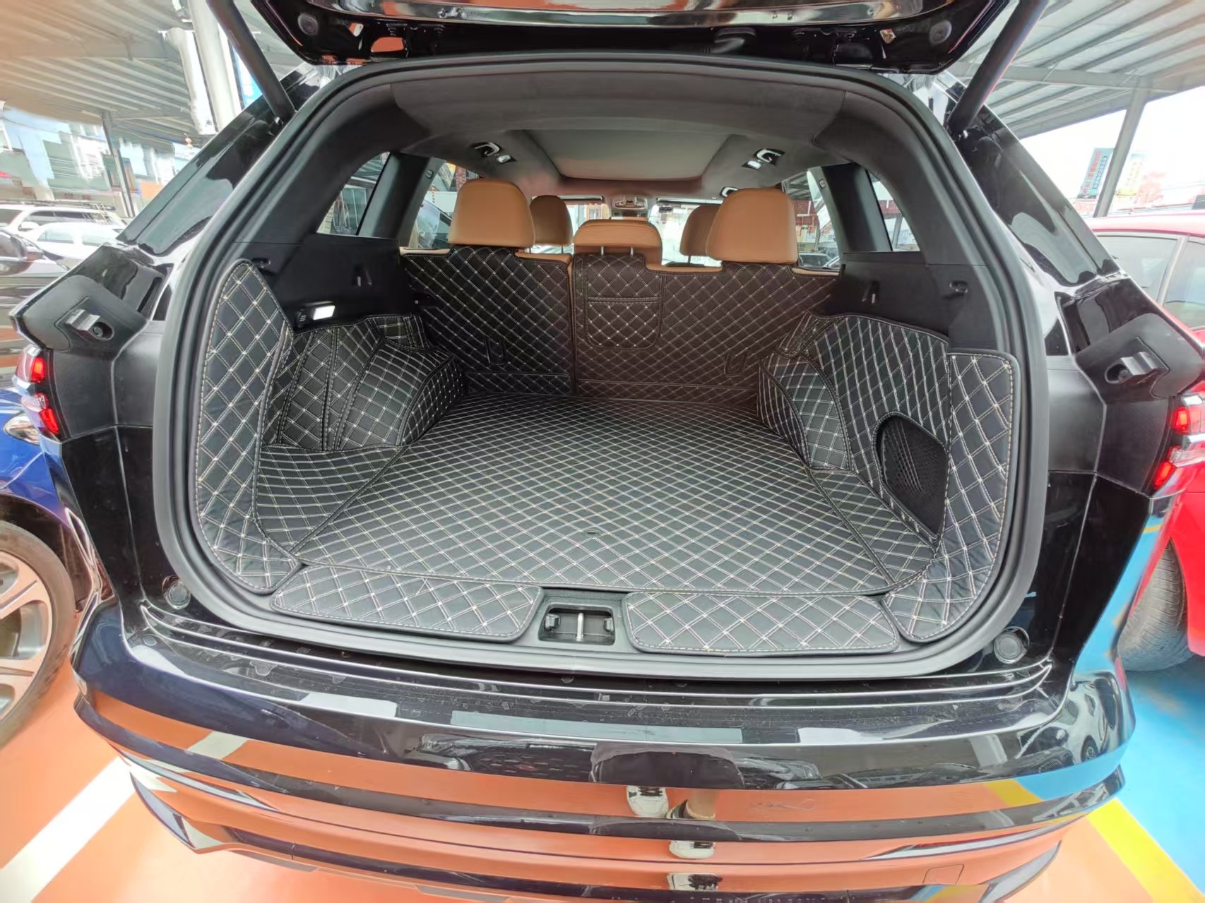 GEELY Monjaro MHEV 2024 car image #7